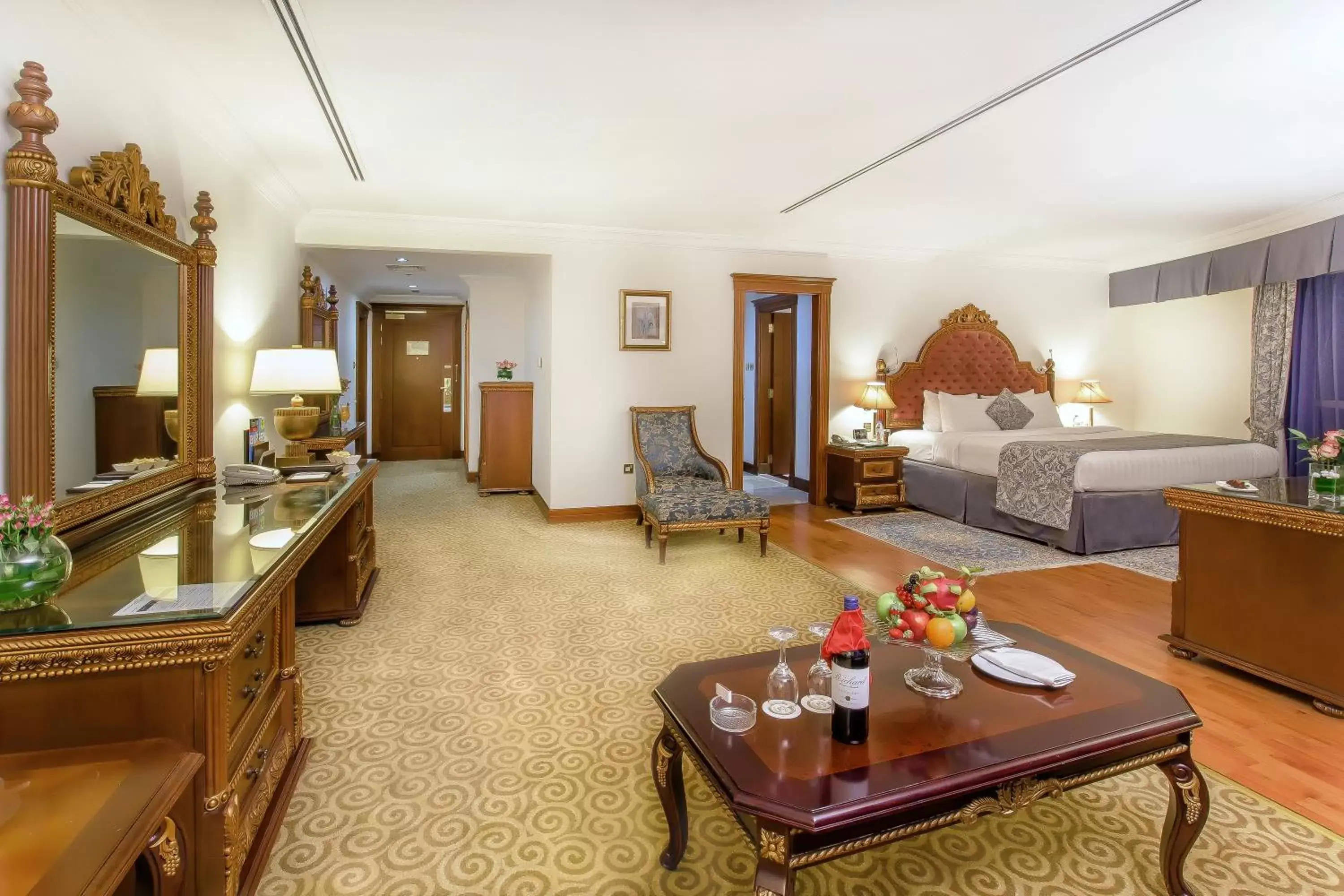 Living room in Grand Excelsior Hotel - Bur Dubai