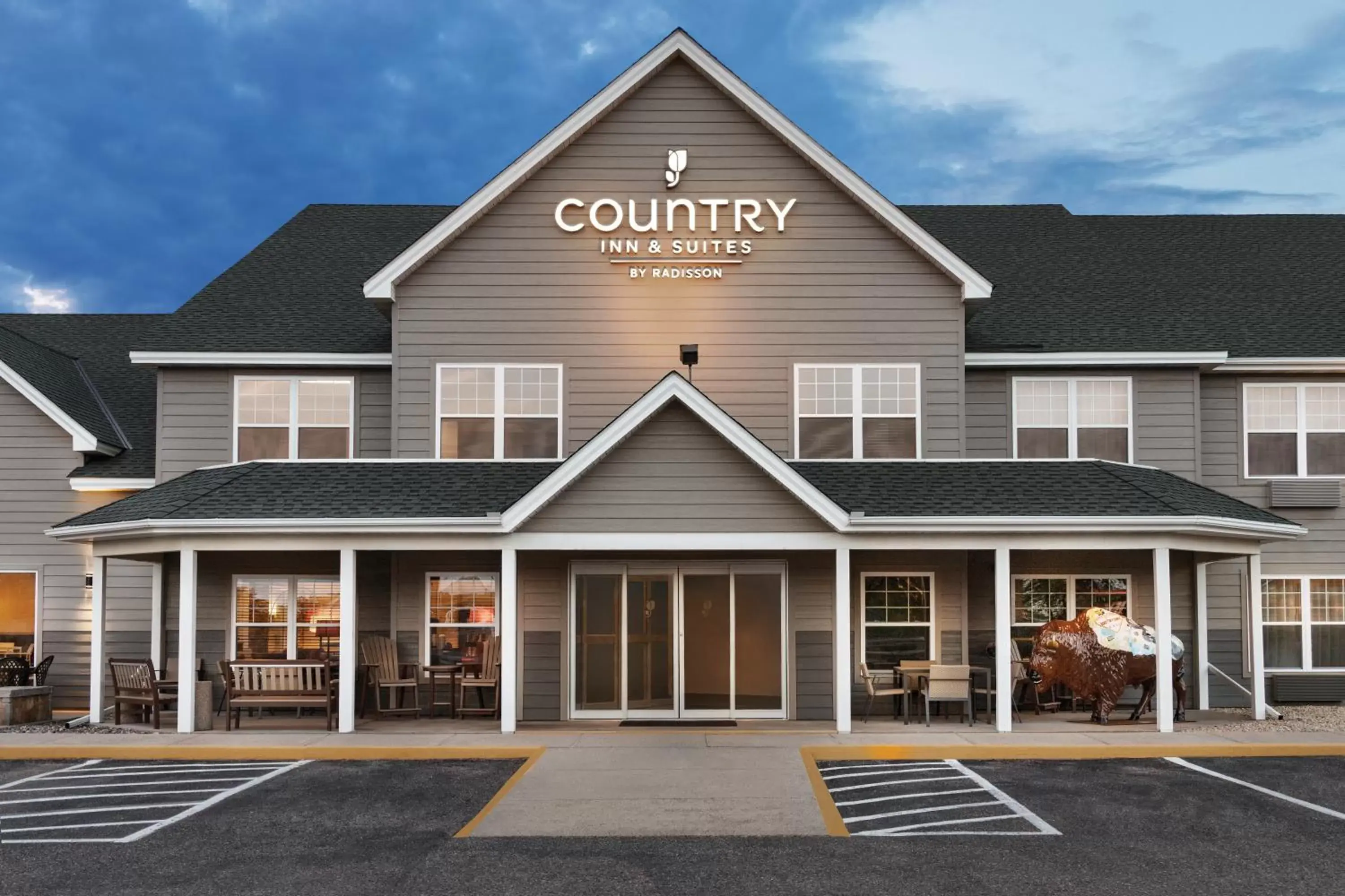 Facade/entrance, Property Building in Country Inn & Suites by Radisson, Buffalo, MN