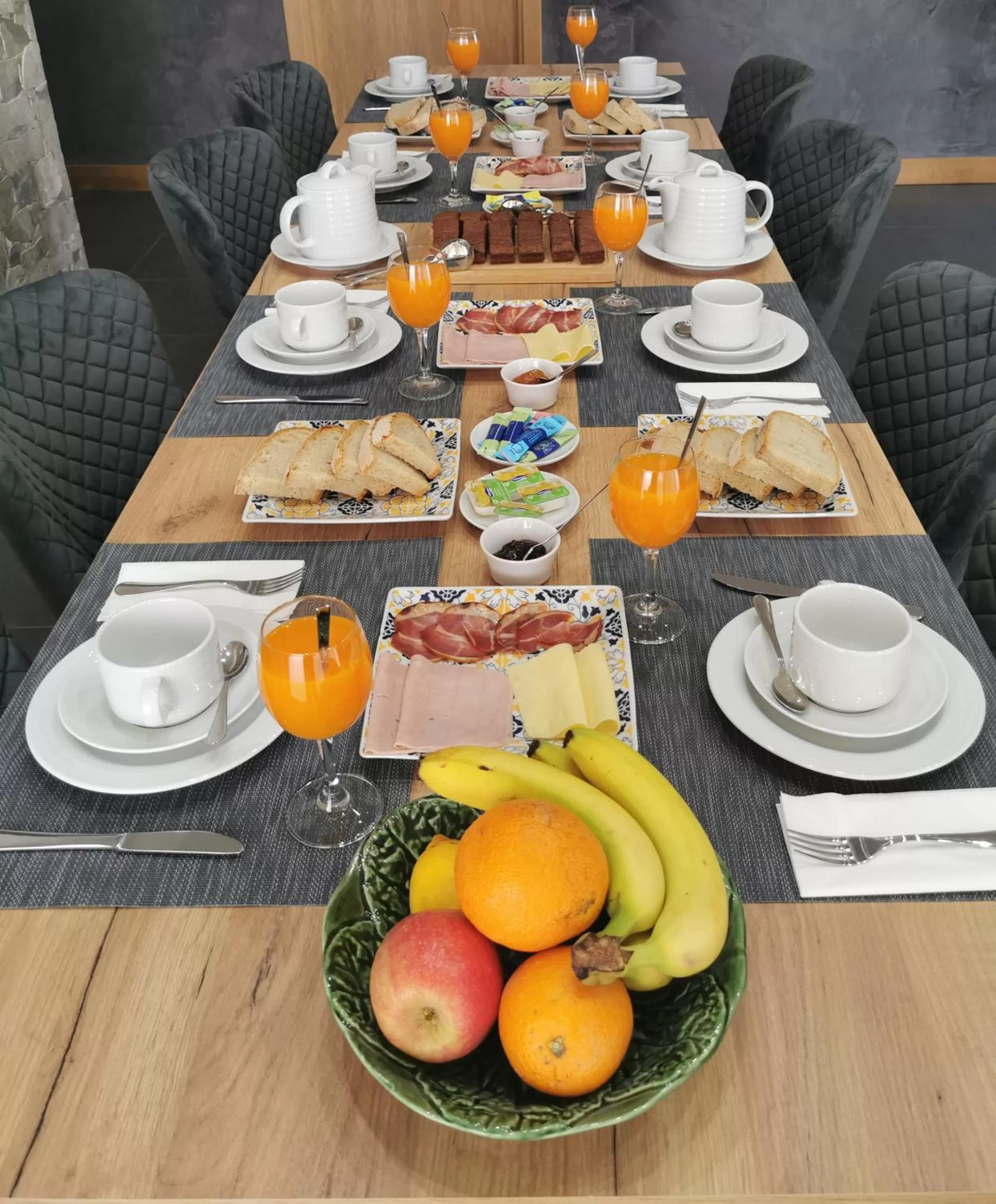 Food and drinks, Restaurant/Places to Eat in A Flor da Rosa