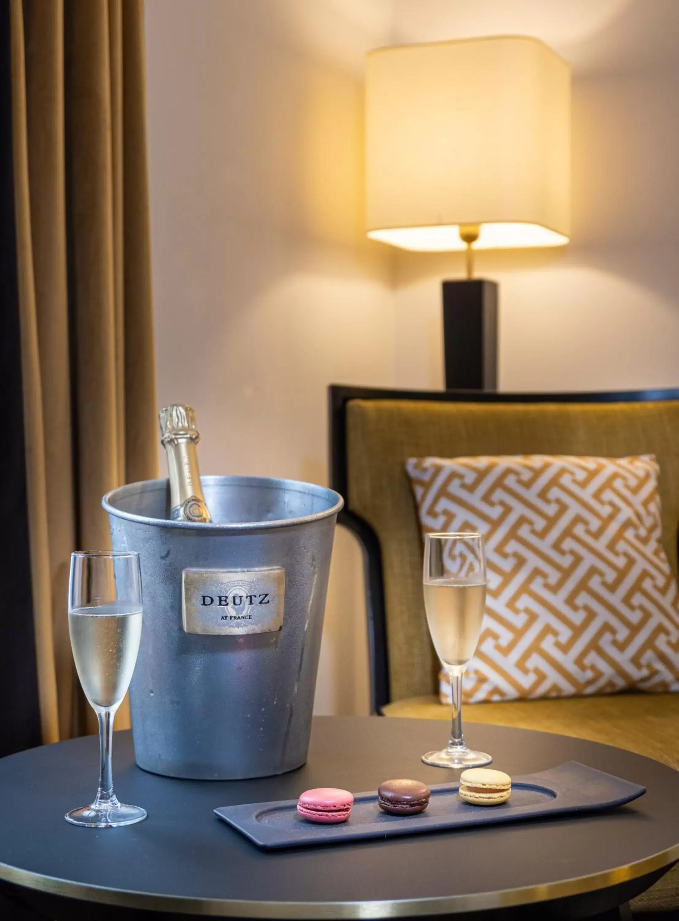 Alcoholic drinks, Drinks in Hôtel Le Marquis by Inwood Hotels