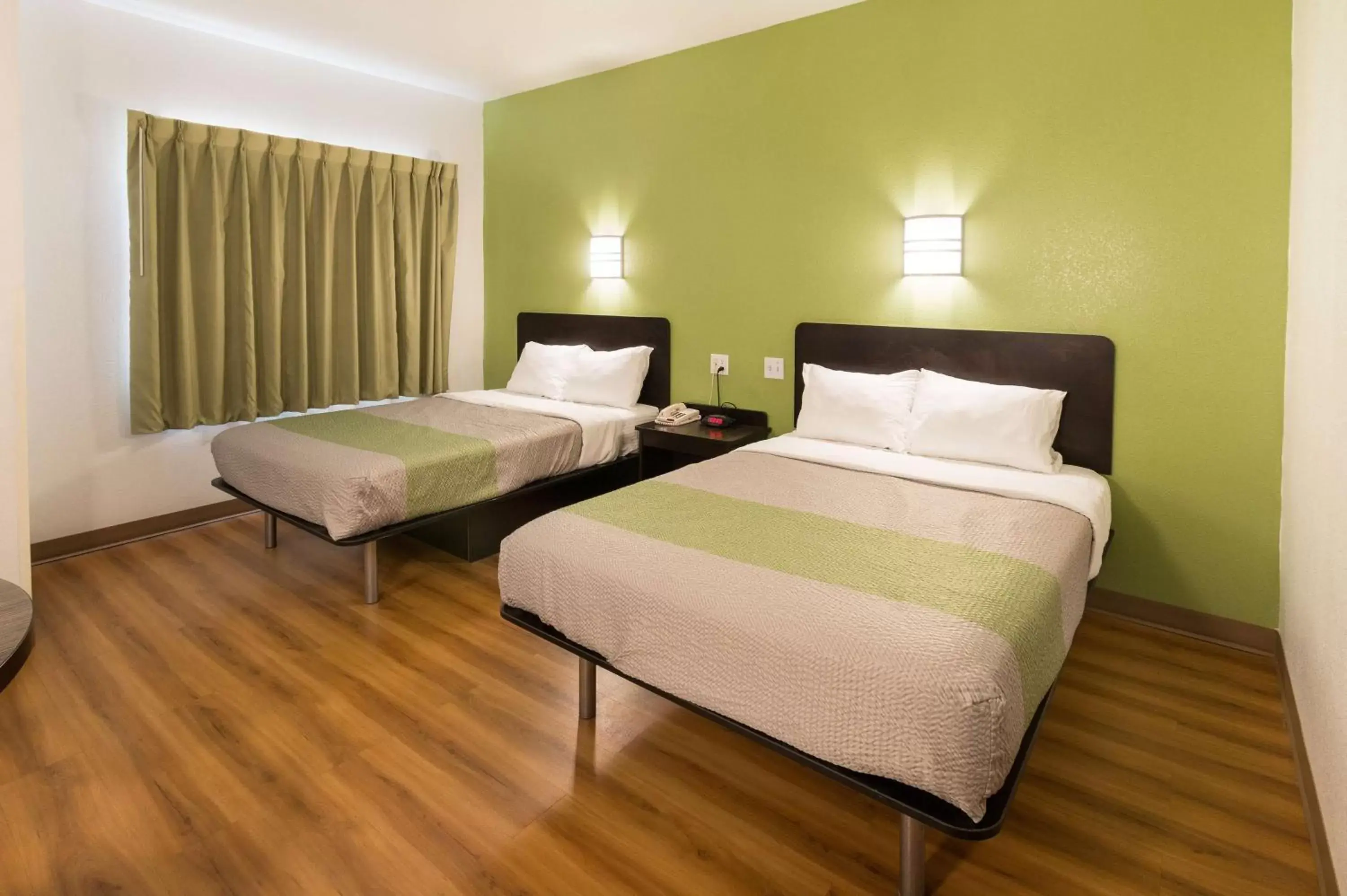 Quadruple Room - single occupancy - Disability Access - Roll in Shower in Motel 6-Hillsboro, TX Quadruple Room - single occupancy - Disability Access - Roll in Shower in Motel 6-Hillsboro, TX