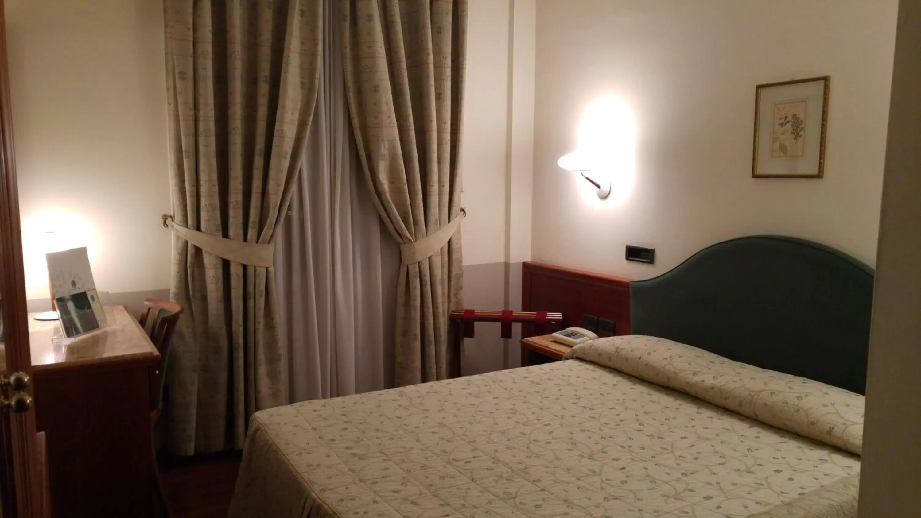 Shower, Bed in Terra Umbra Hotel