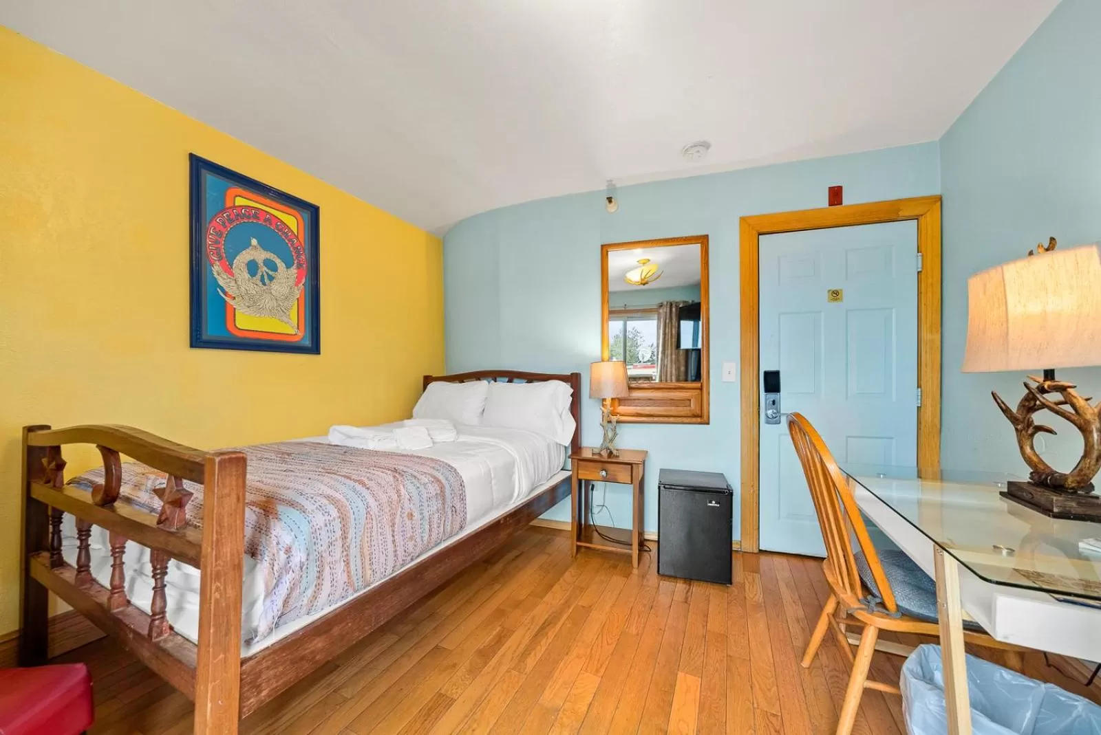 Bedroom, Bed in Qupqugiaq Inn