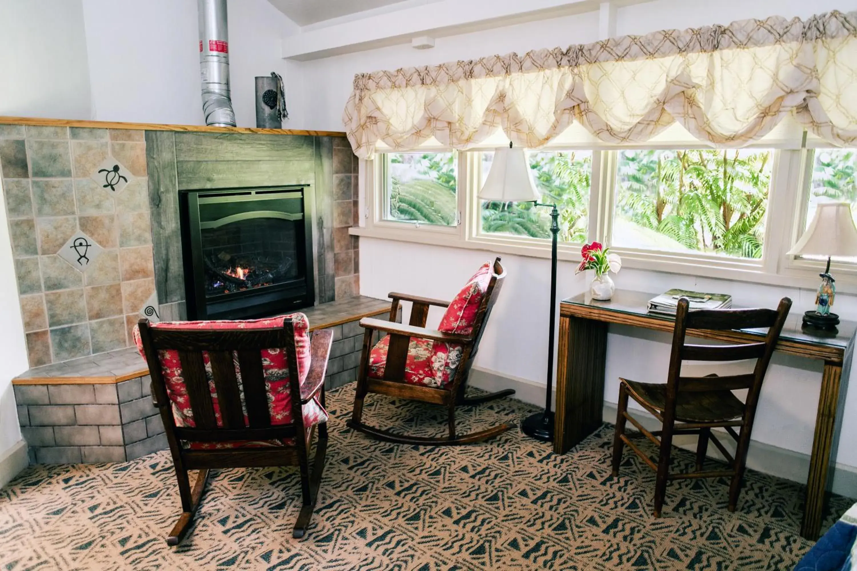 Living room, Dining Area in Kilauea Lodge and Restaurant
