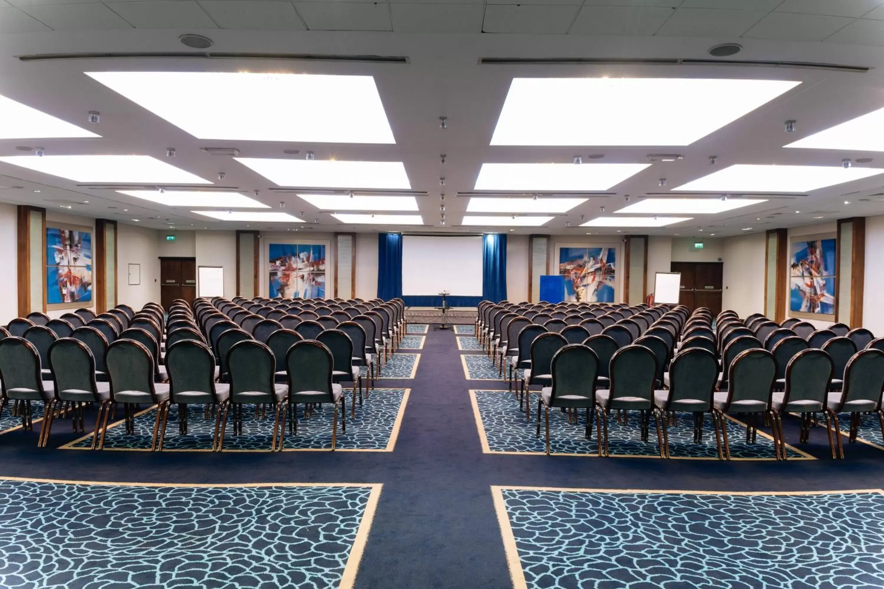 Meeting/conference room in Renaissance London Heathrow Hotel