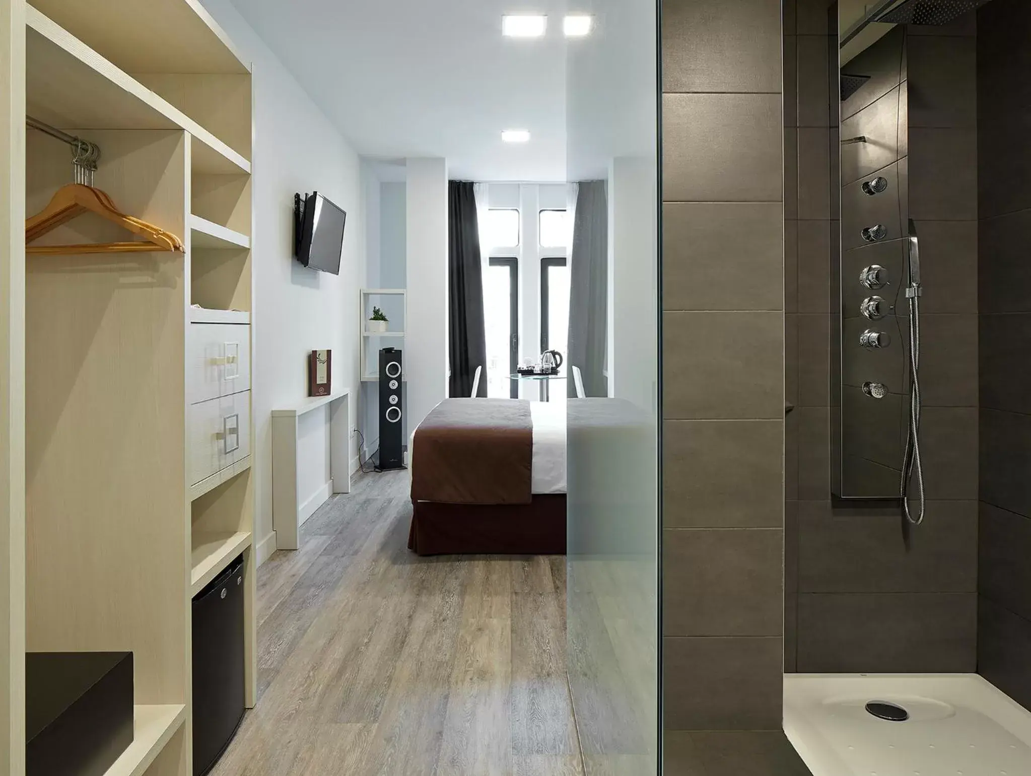 Bedroom, Bathroom in Bcn Urbaness Hotels Gran Rosellon