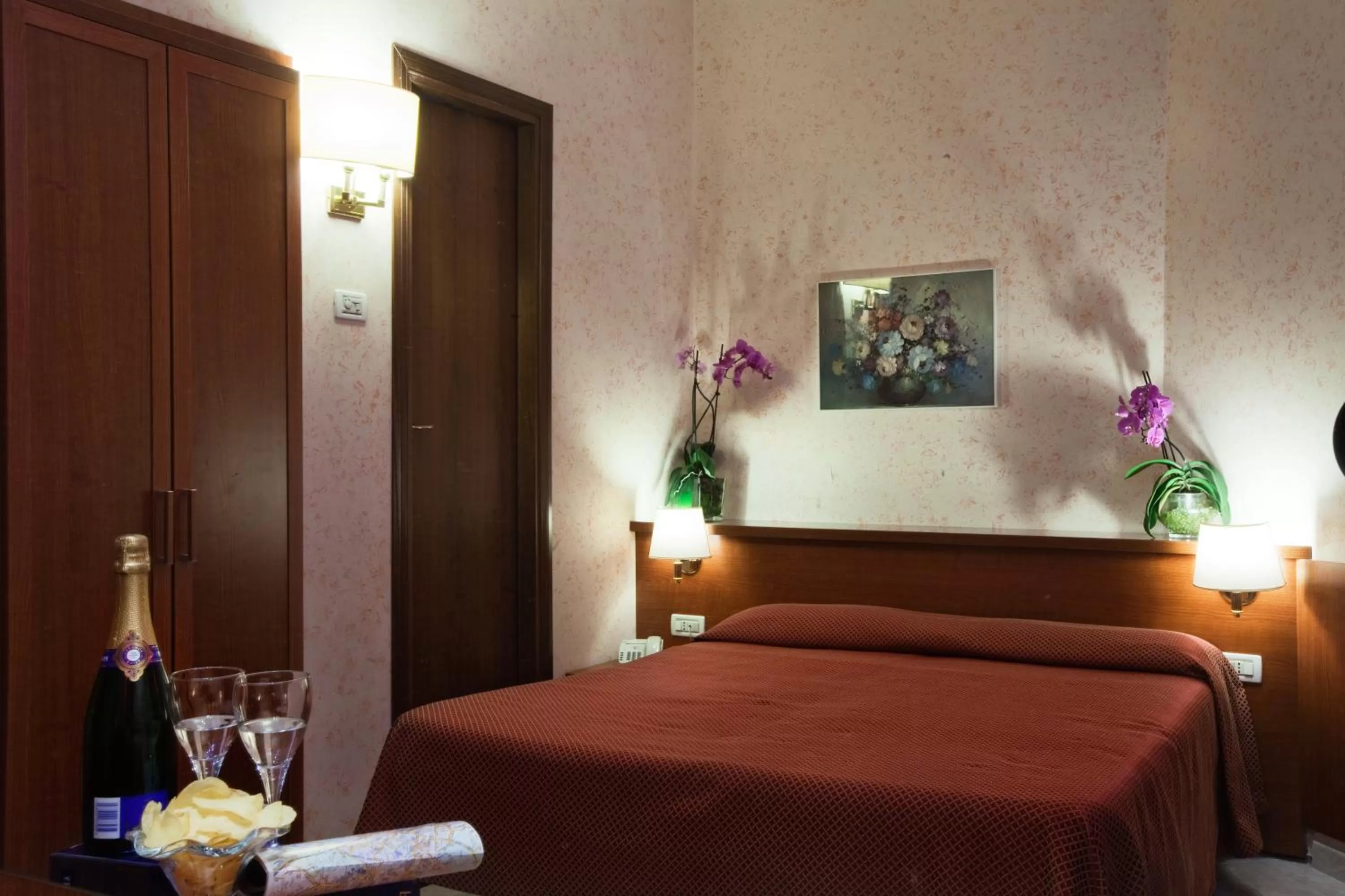 Photo of the whole room, Bed in Hotel Delle Muse