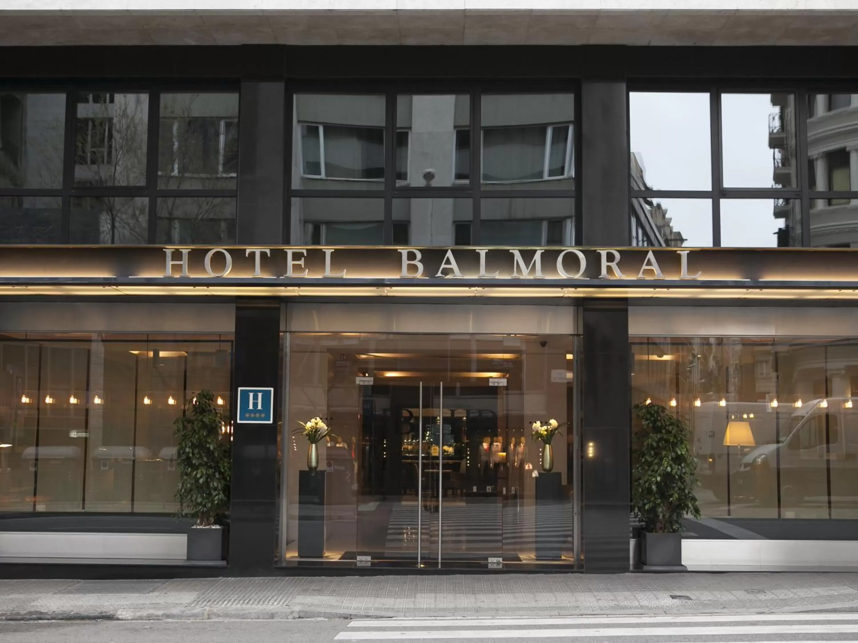 Facade/entrance in Hotel Balmoral