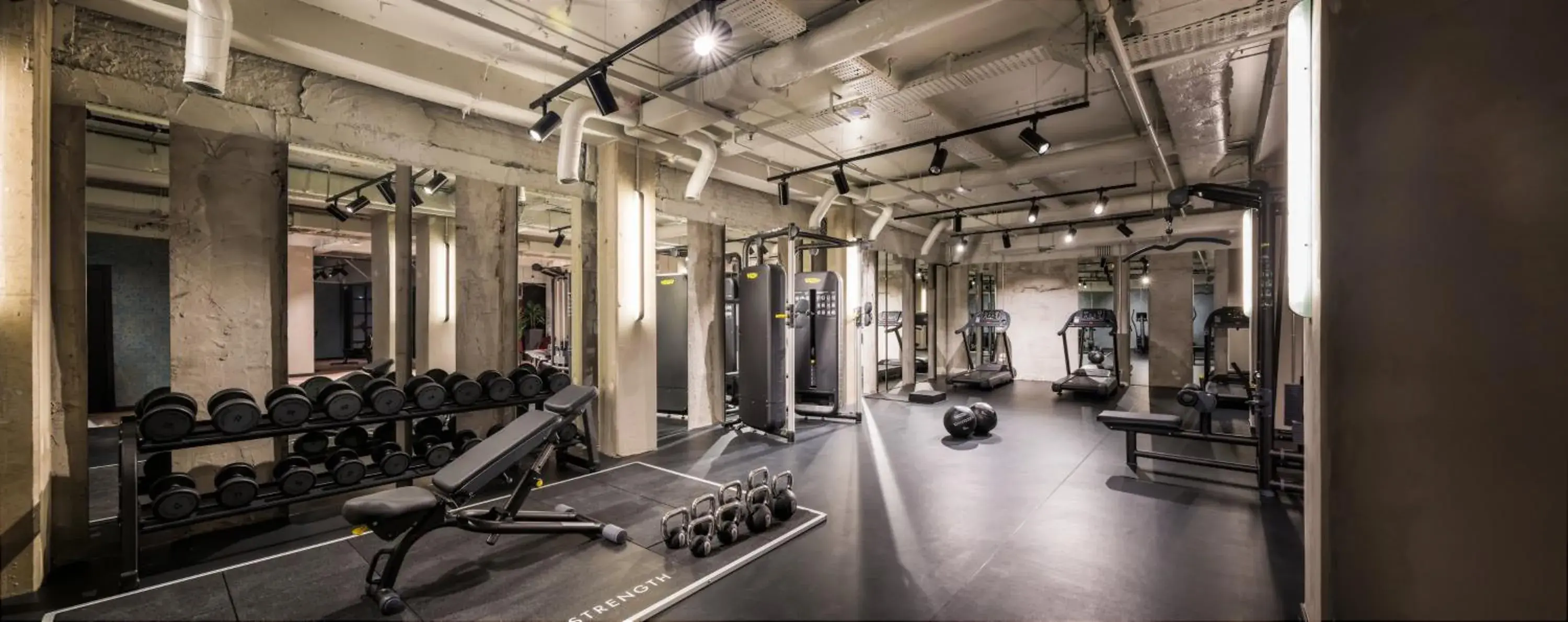 Fitness centre/facilities, Fitness Center/Facilities in Hotel Hubert Grand Place