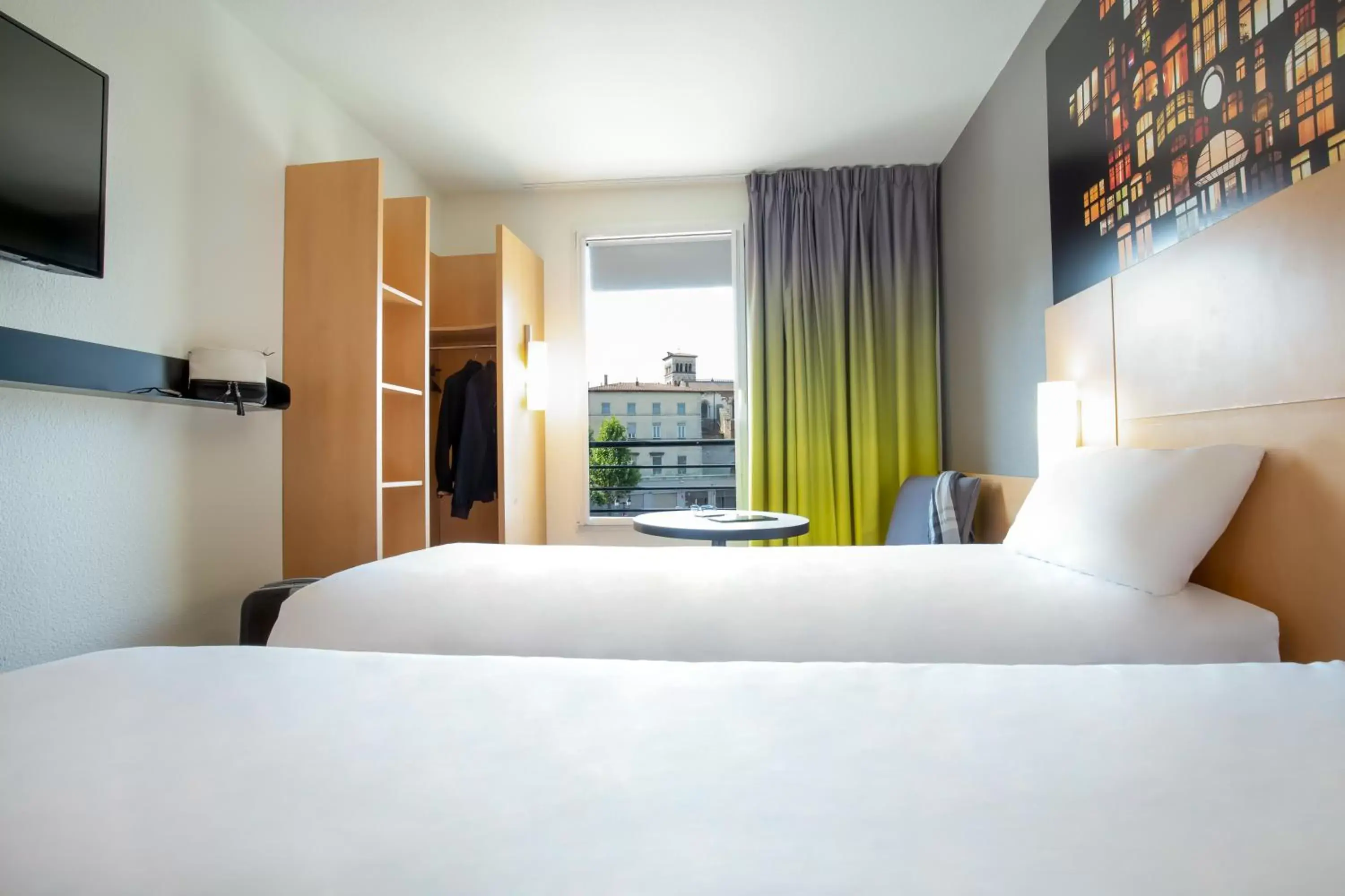 Bedroom, Bed in ibis Lyon Sud Vienne Saint-Louis