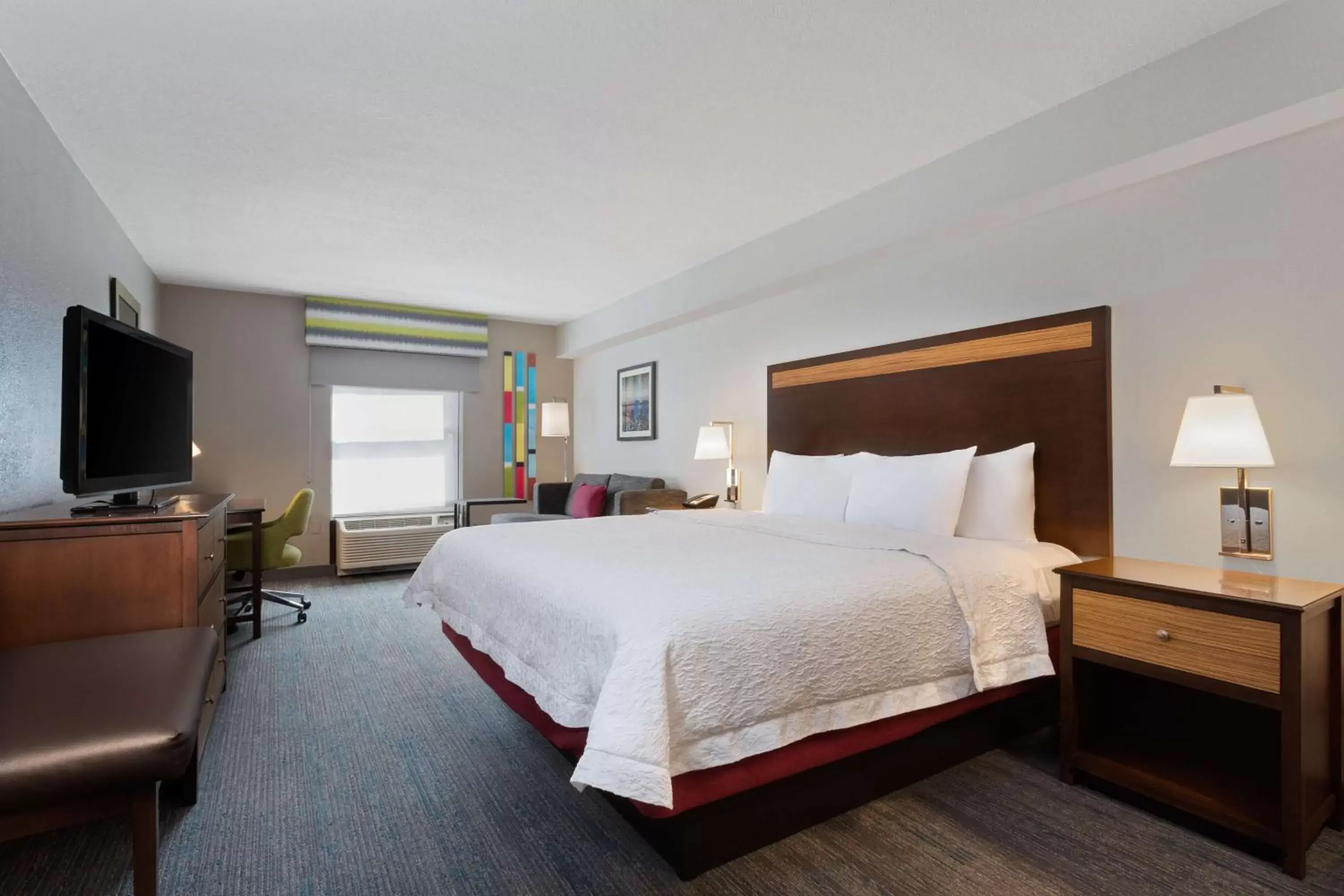 Living room, Bed in Hampton Inn & Suites Fort Myers Beach/Sanibel Gateway