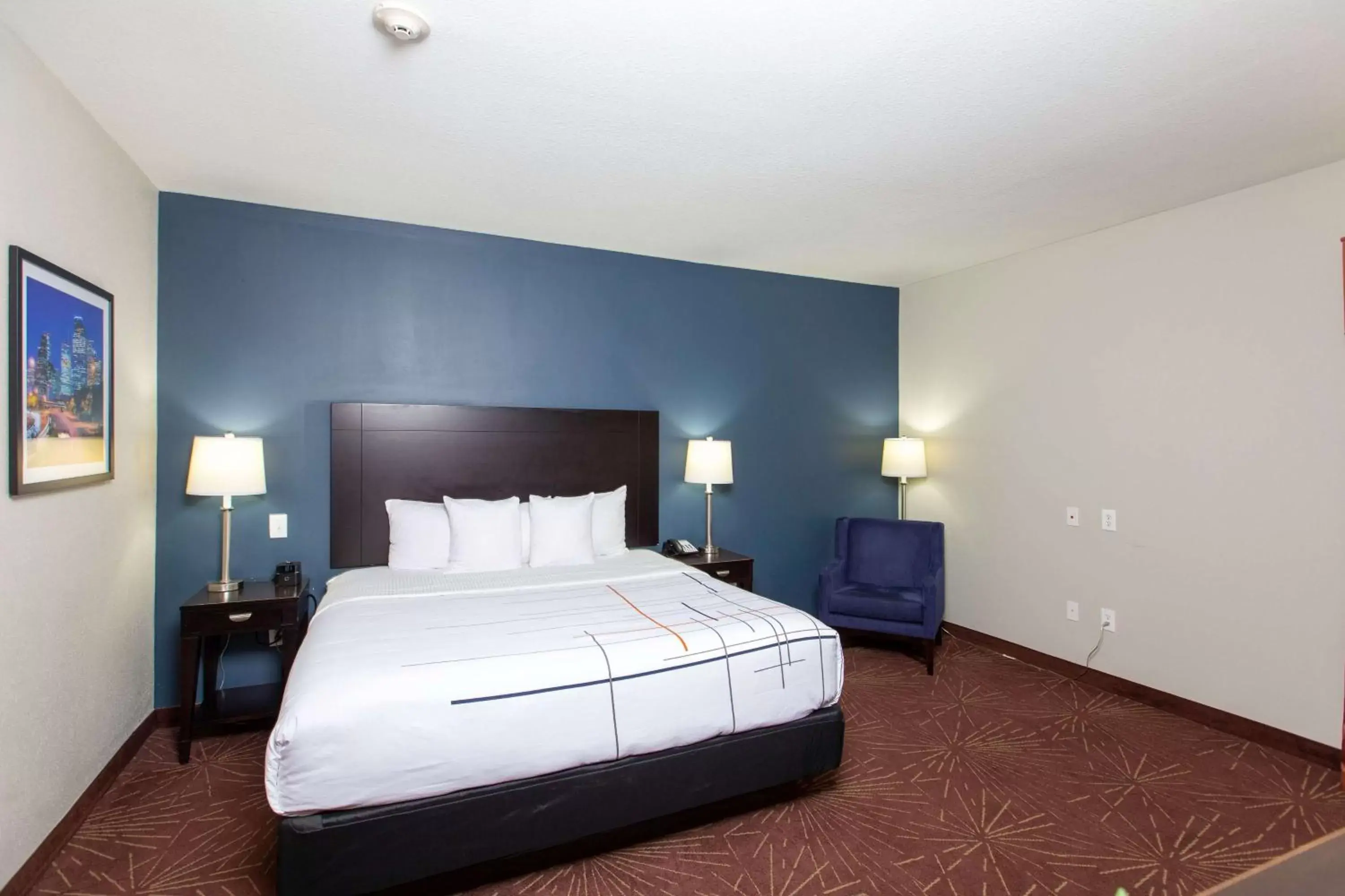 Bed in La Quinta by Wyndham Houston East at Normandy