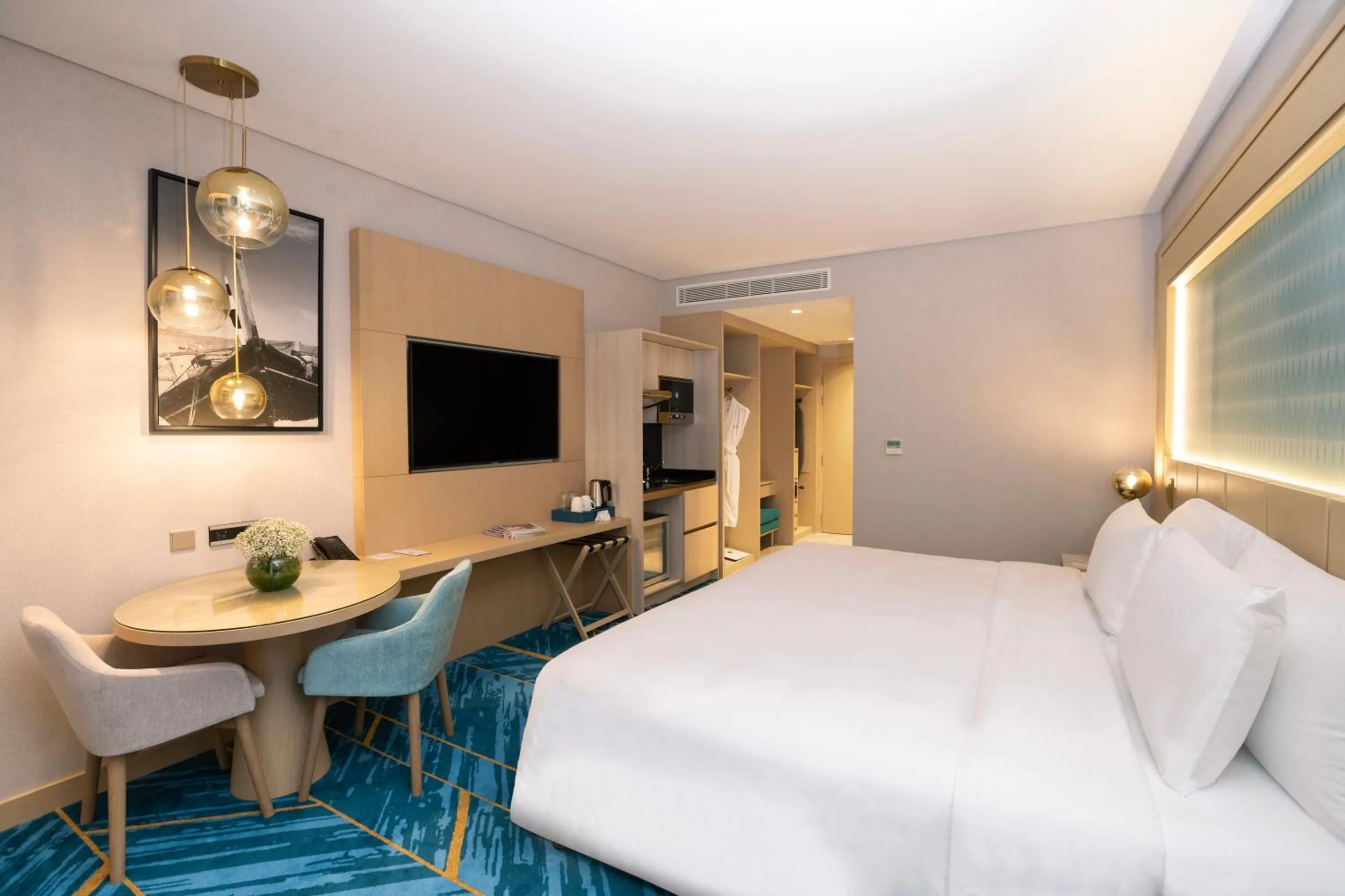 Bedroom, Bed in Maani Muscat Hotel & Apartments