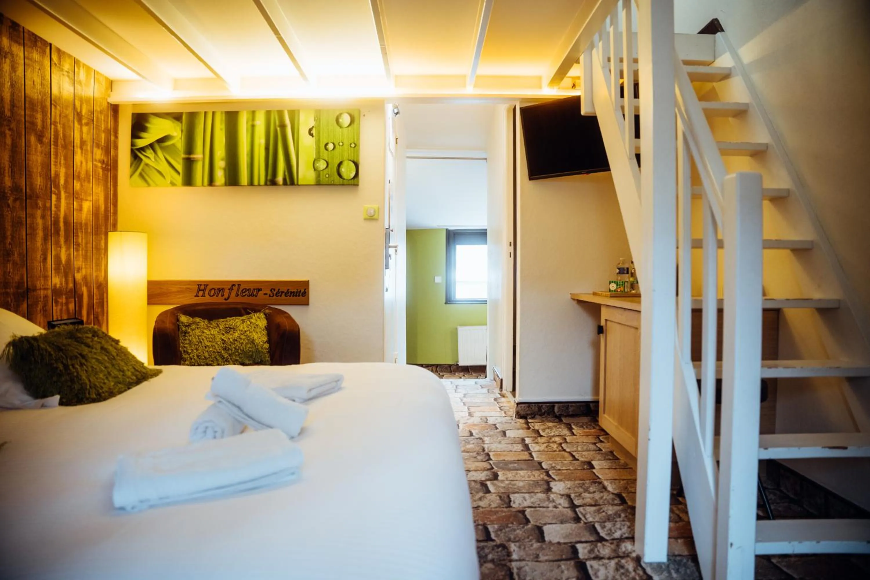 Bedroom, Bed in Hotel Le Dauphin