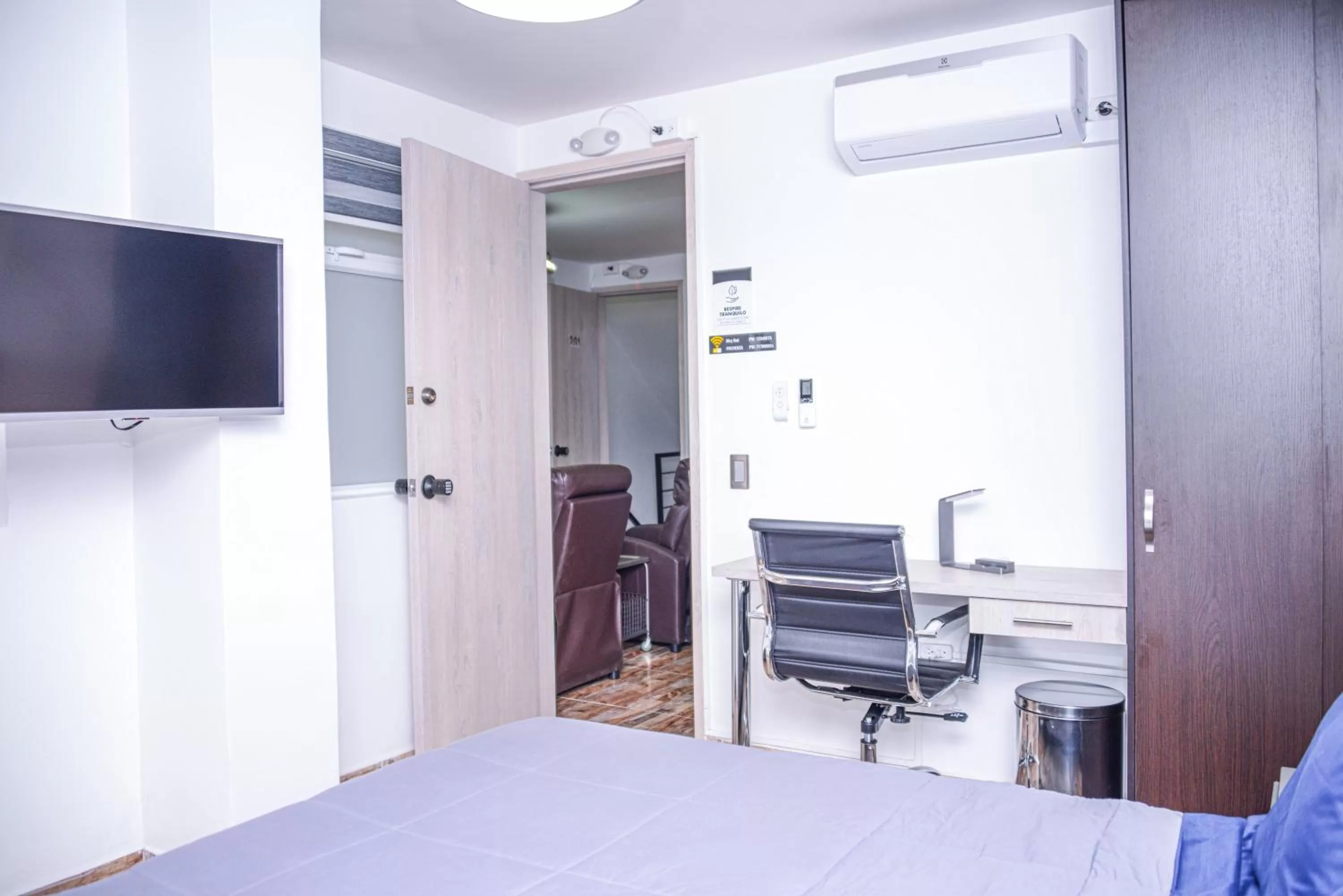 Bedroom, Bed in Miracle