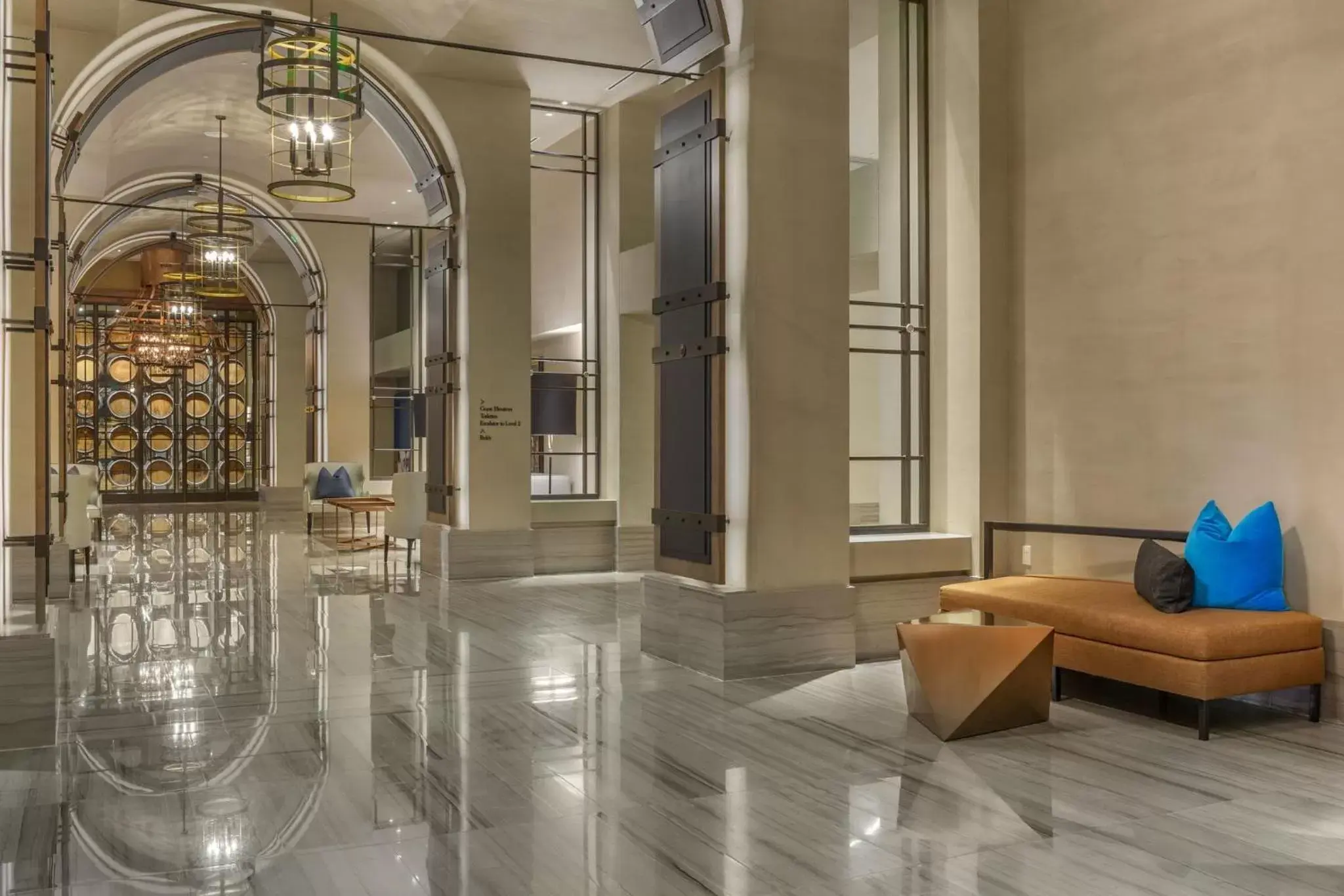 Lobby or reception in Omni Louisville Hotel