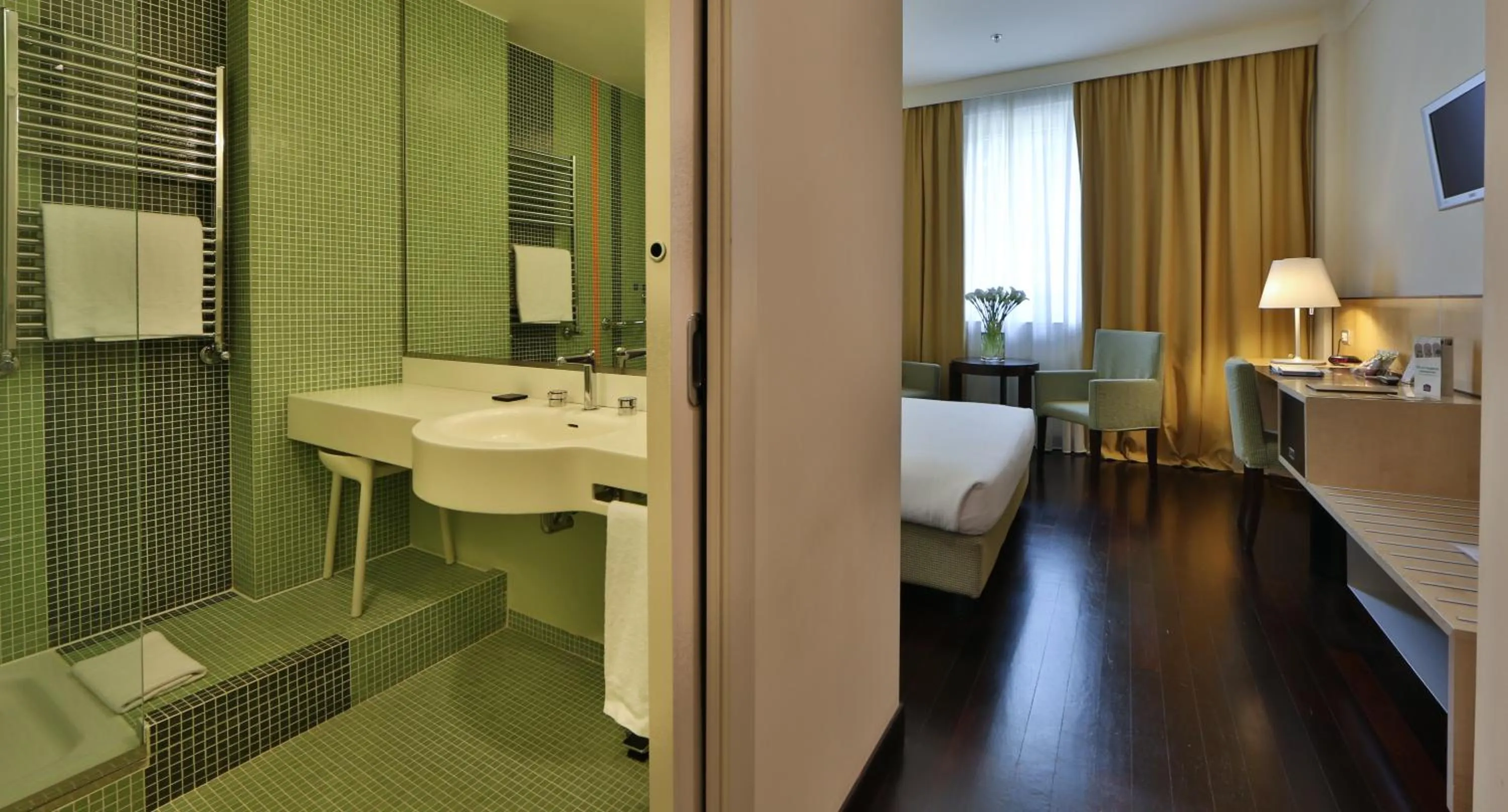 Bathroom, Bed in Best Western Plus Hotel Le Favaglie