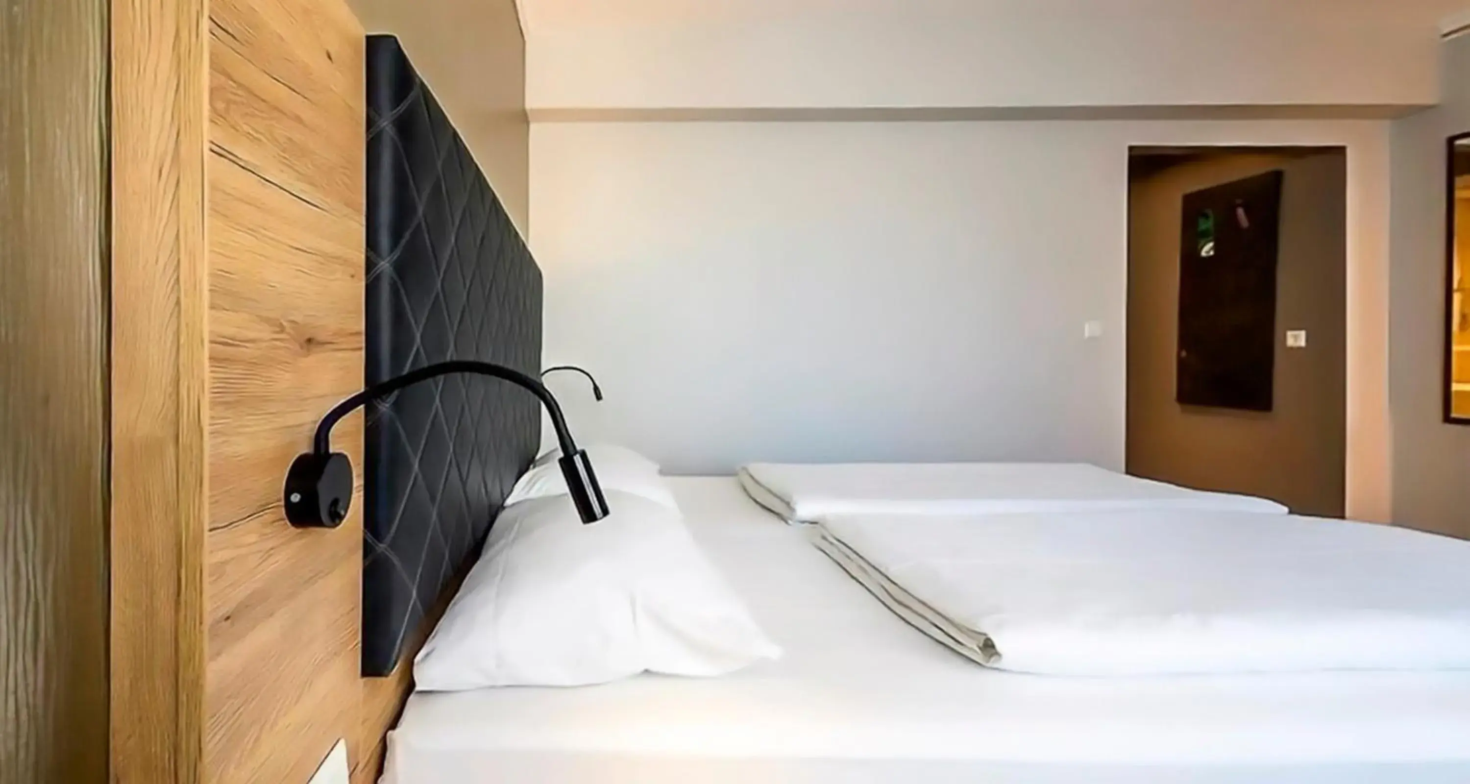 Bed in Novum Hotel Rieker Stuttgart Hauptbahnhof   