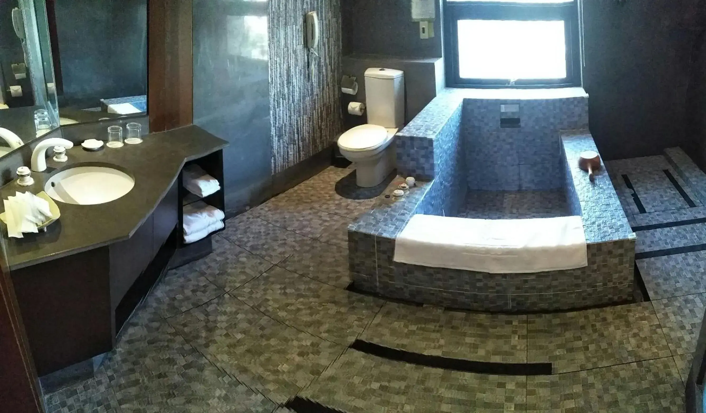 Bathroom in The Loft Seaside Suites