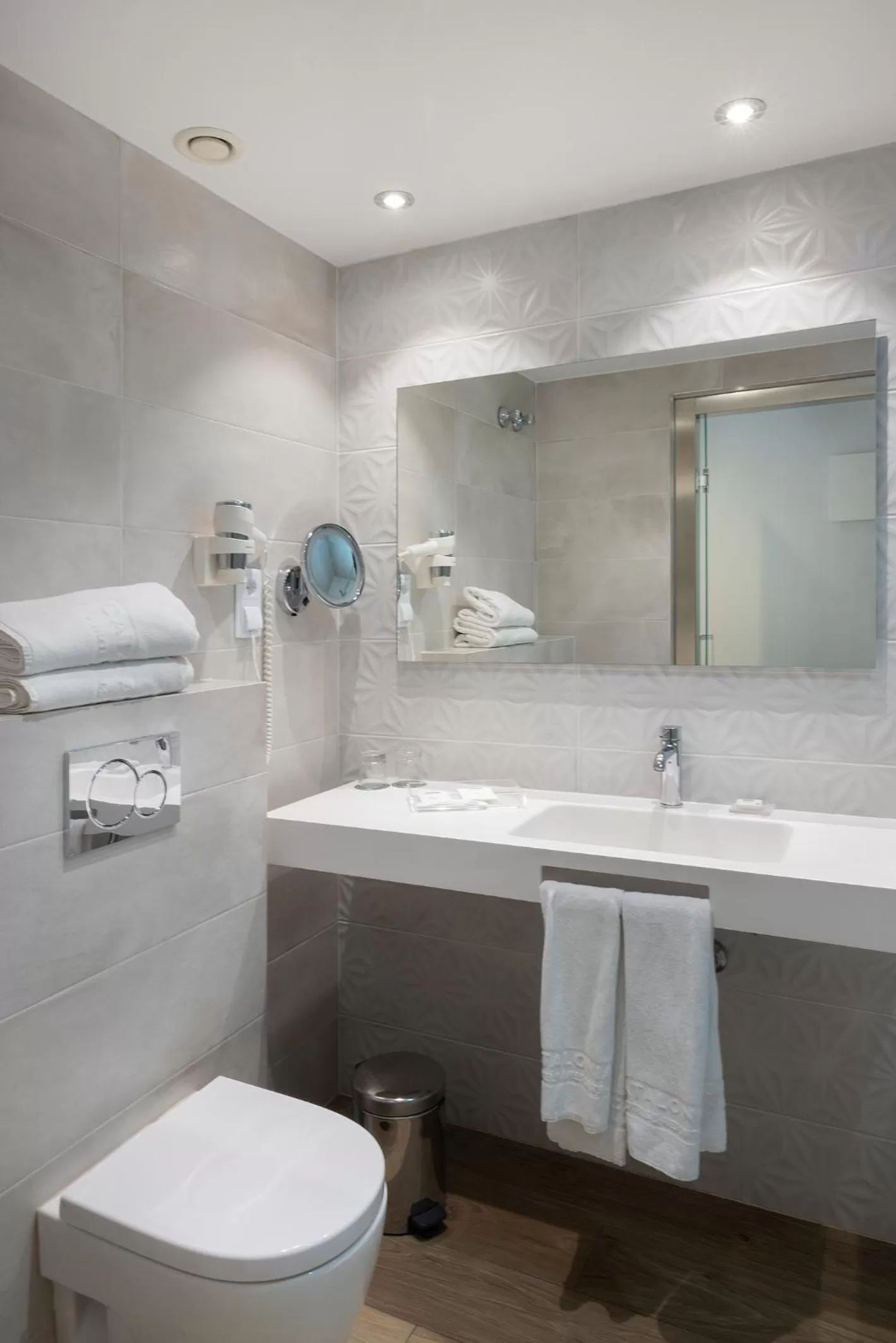 Bathroom in Catalonia Albeniz