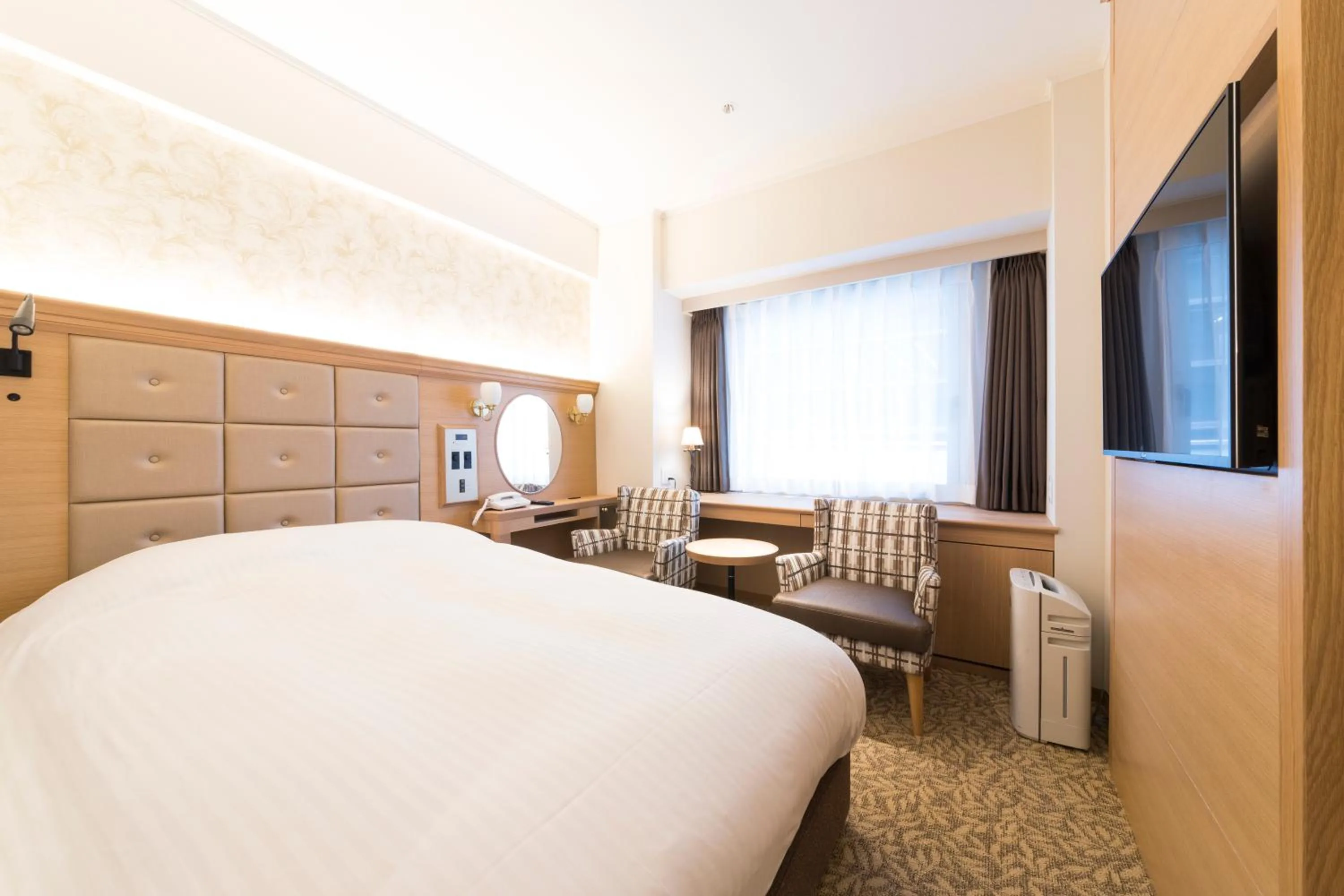 Photo of the whole room, Bed in Kobe Luminous Hotel Sannomiya