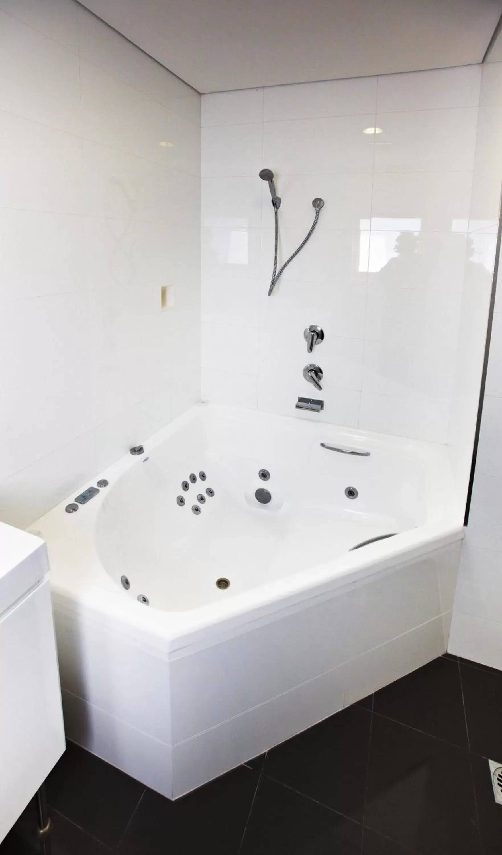 Shower, Bathroom in Jesmond Executive Villas