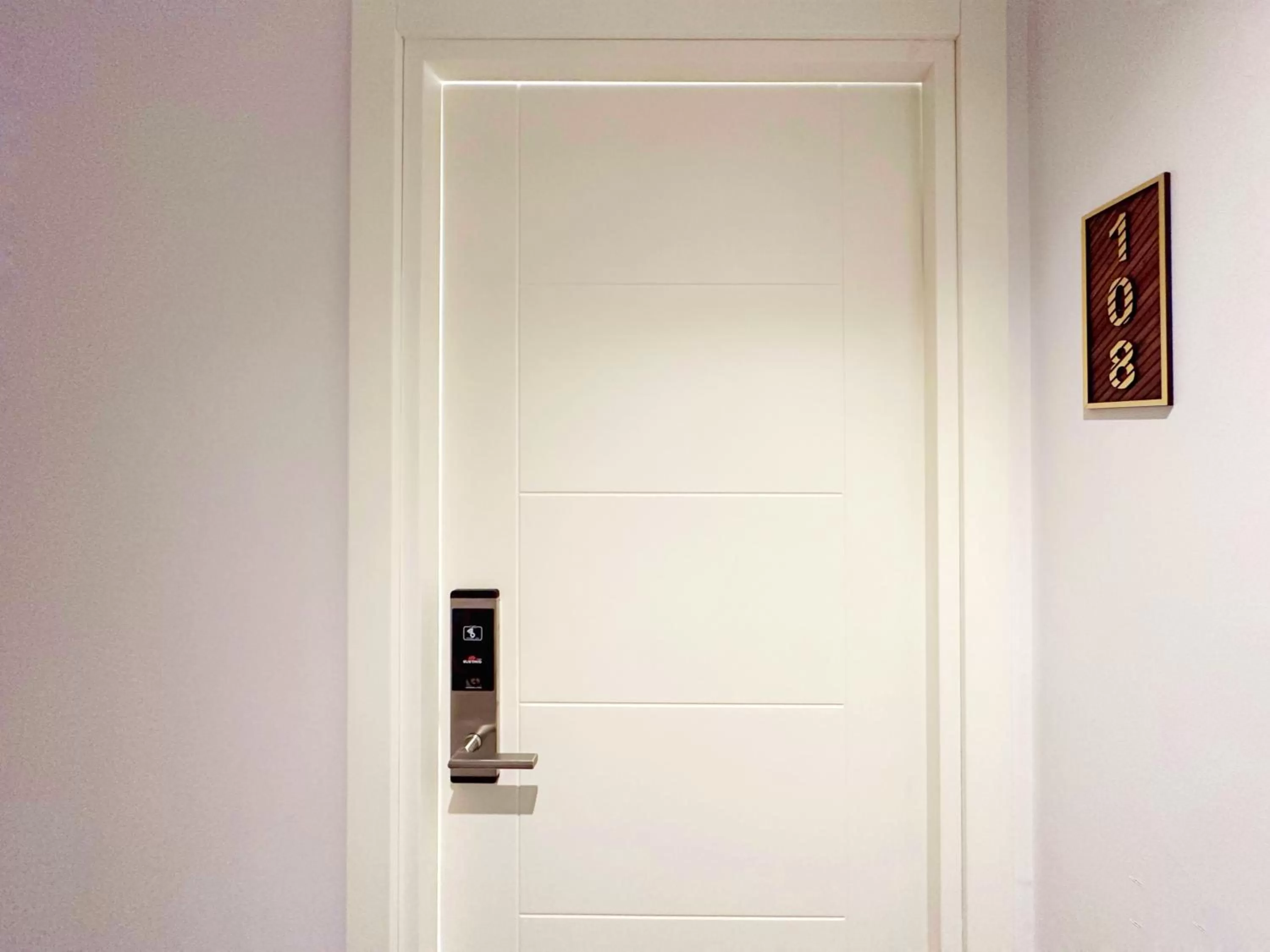 room service in Sultan Pier Hotel