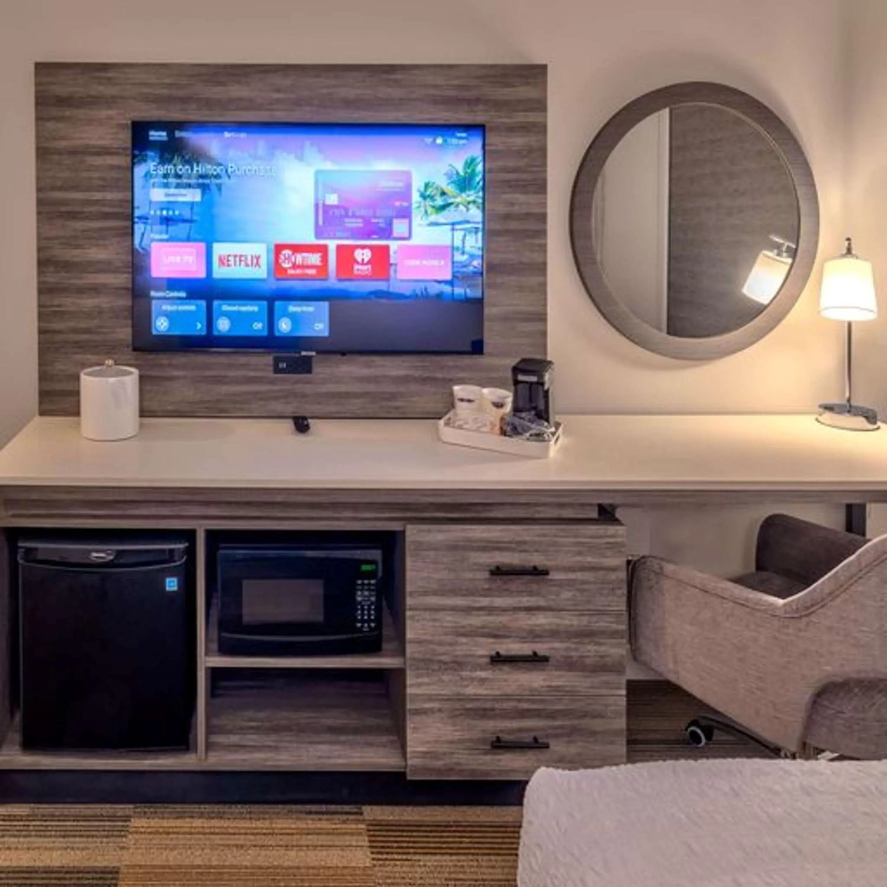 Bedroom, TV/Entertainment Center in Hampton Inn & Suites South Lake Tahoe