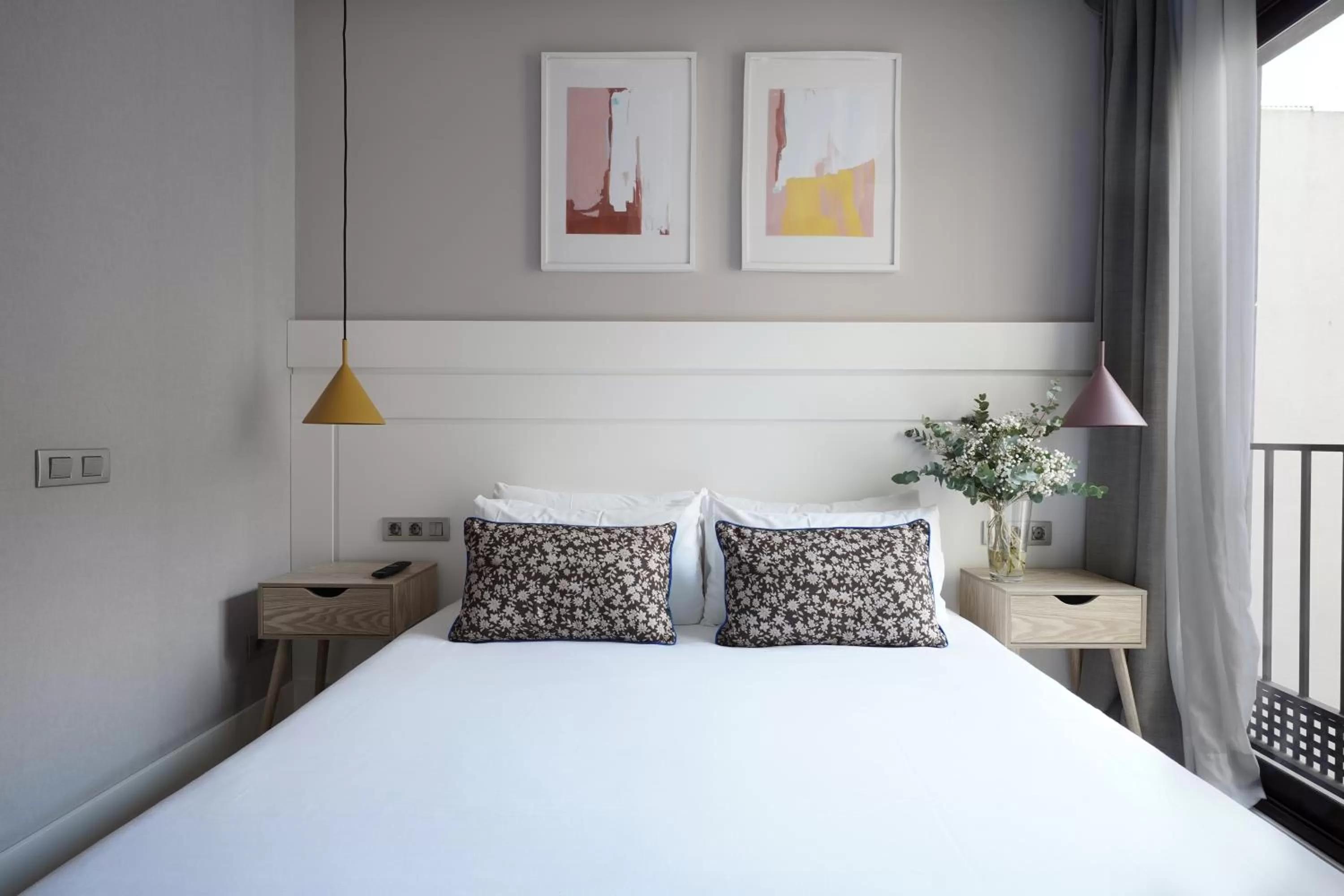 Bed in Numa Barcelona Brio
