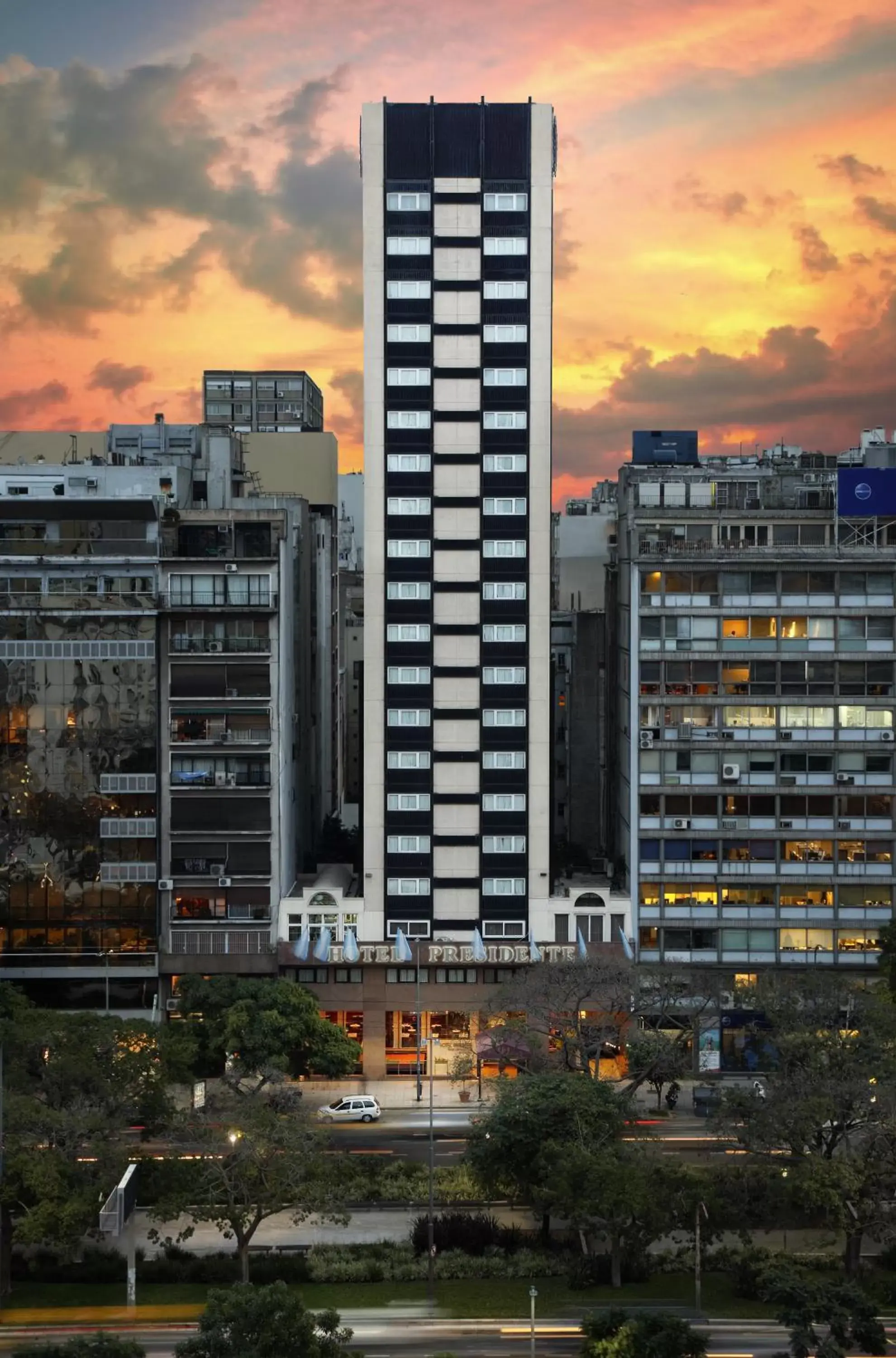 Facade/entrance in Hotel Presidente Buenos Aires