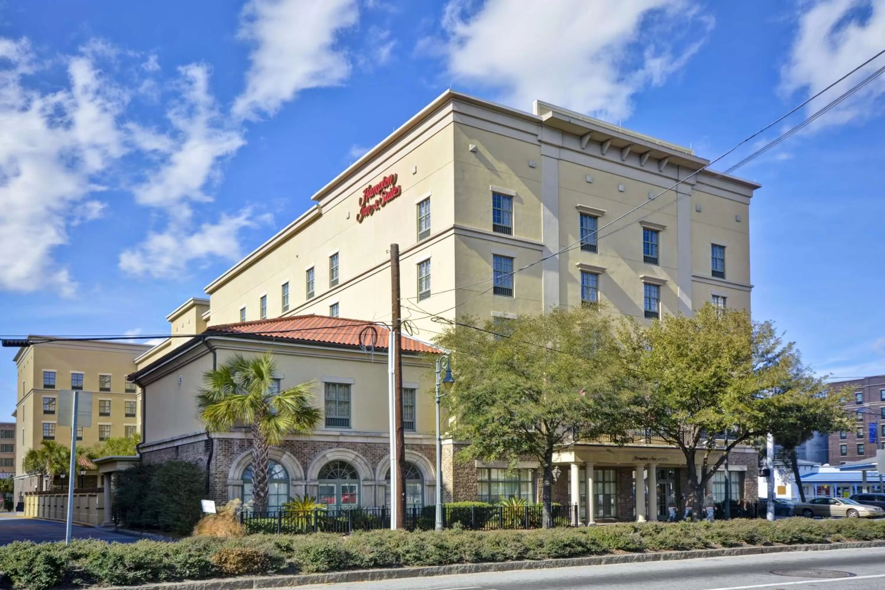 Property building in Hampton Inn & Suites Savannah Historic District
