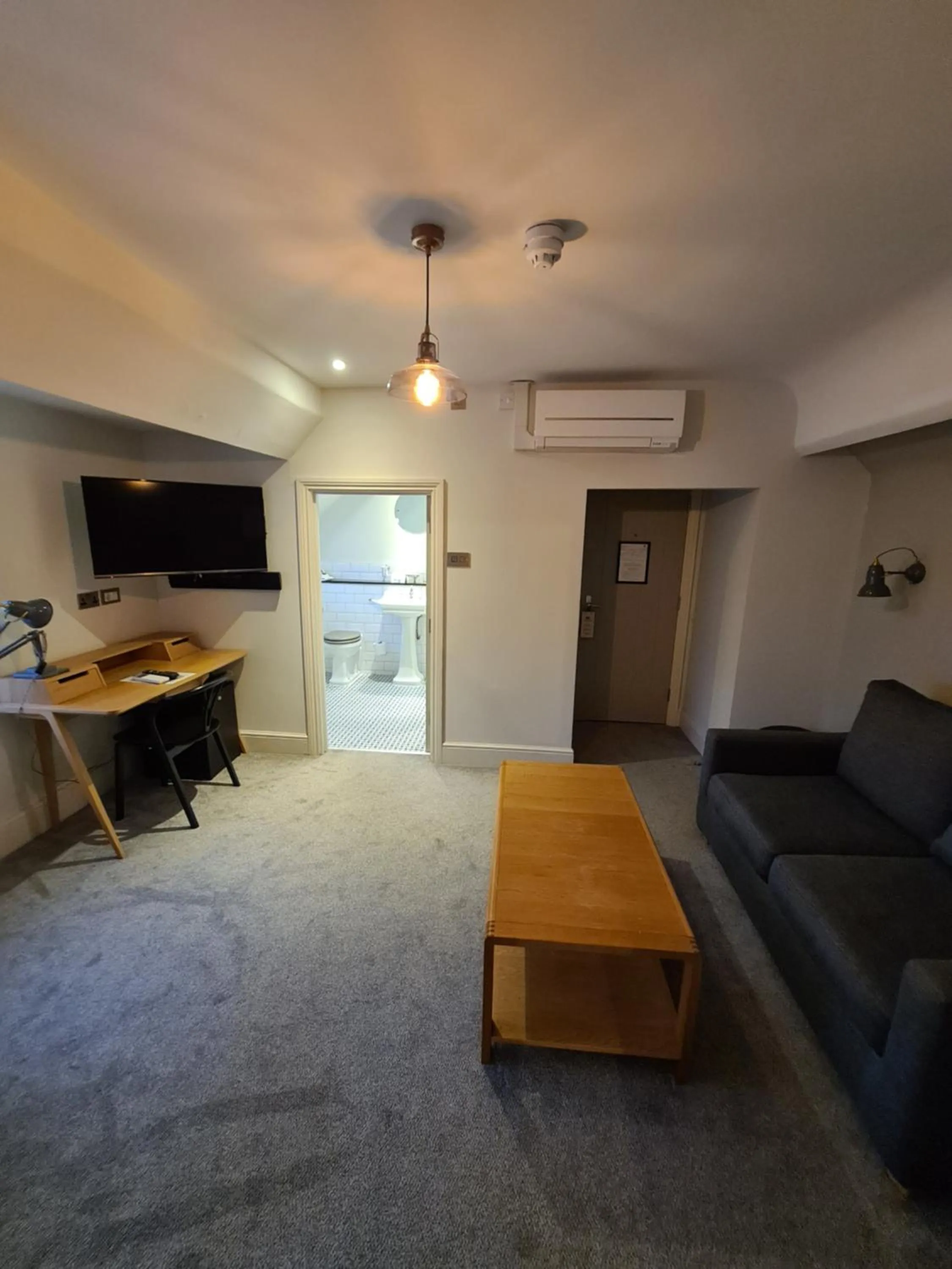 Bedroom in The Crown