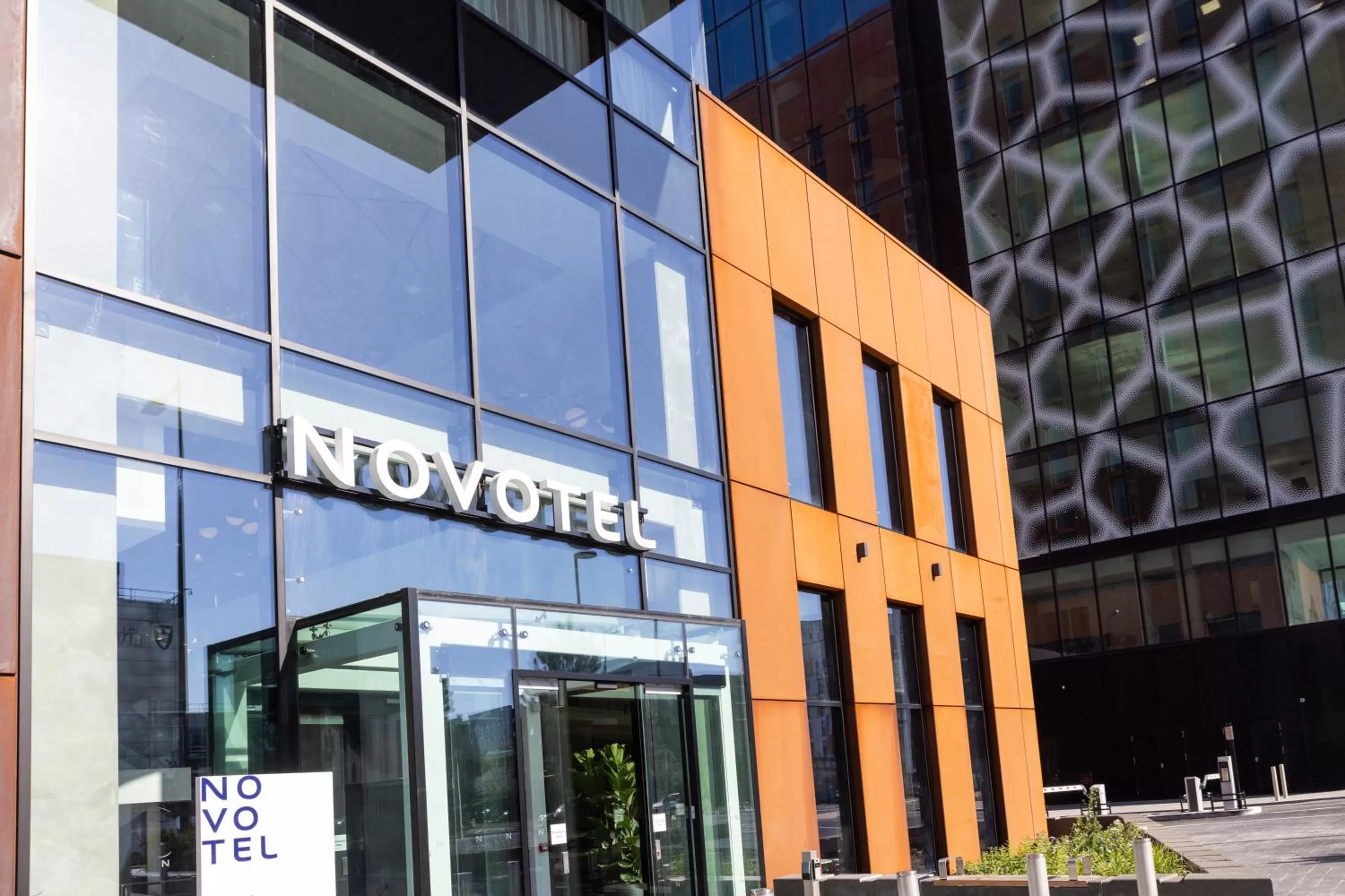 Property building in Novotel Liverpool Paddington Village