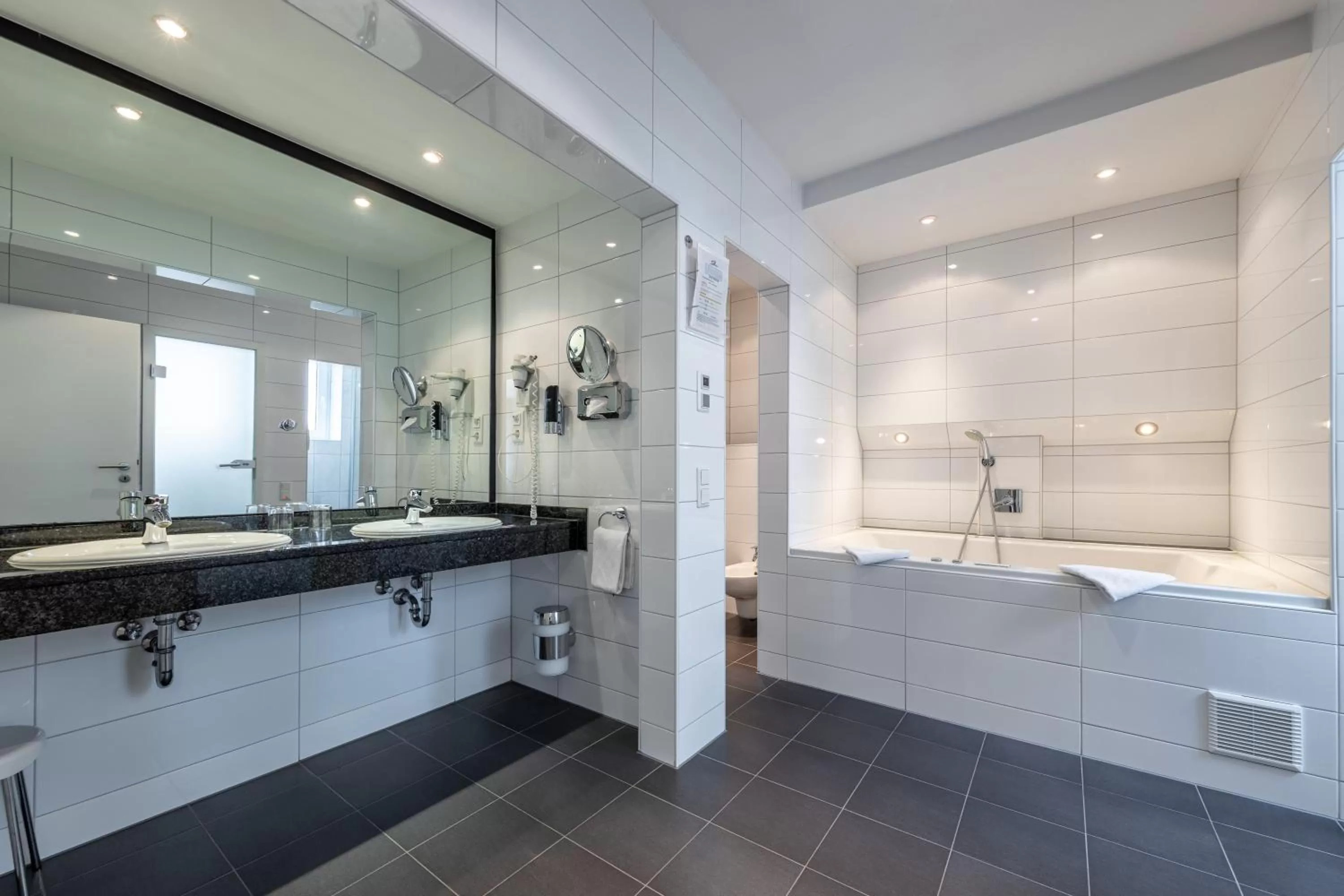 Bathroom in Trip Inn Hotel Esplanade, Düsseldorf