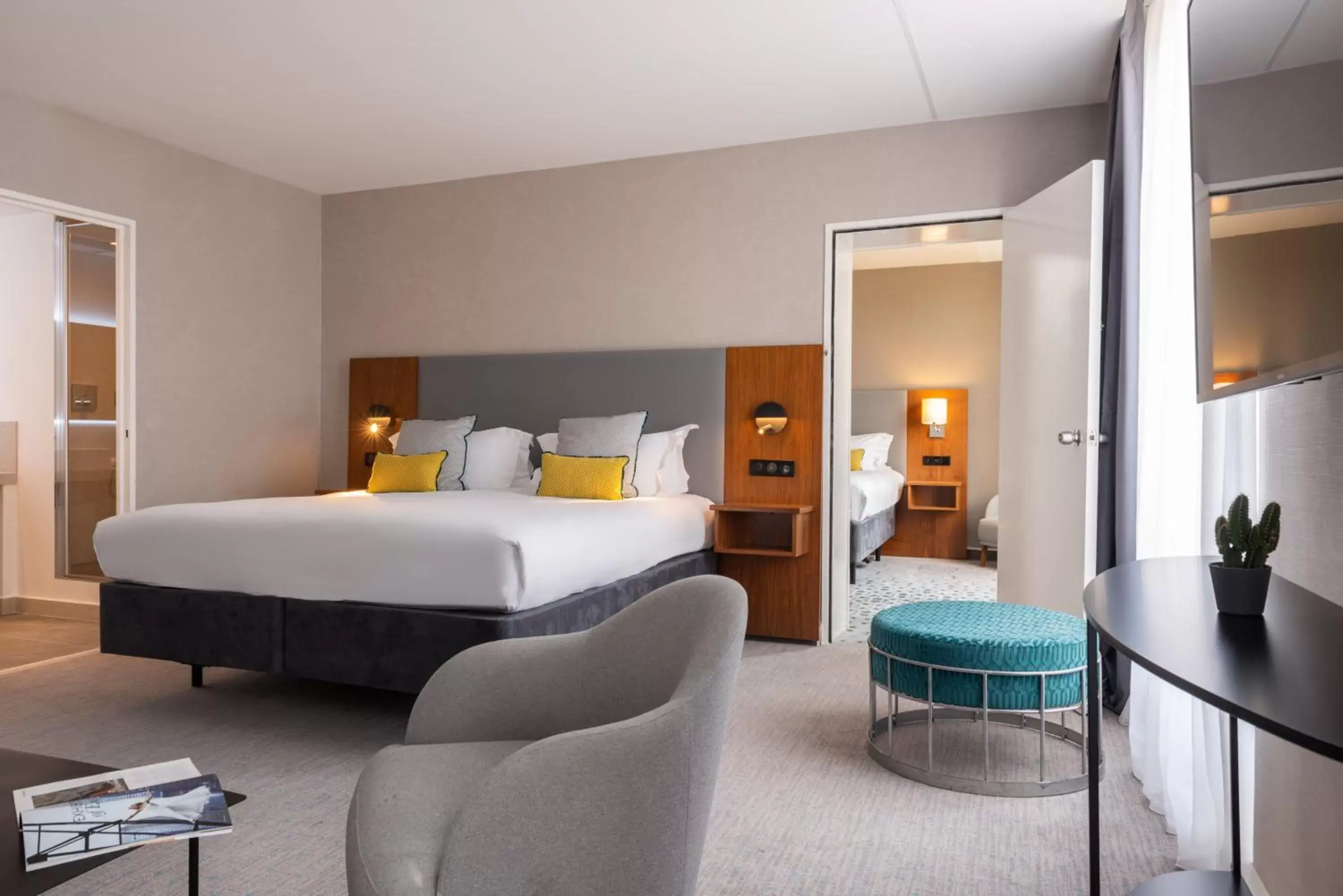 Photo of the whole room, Bed in Crowne Plaza Paris République, an IHG Hotel