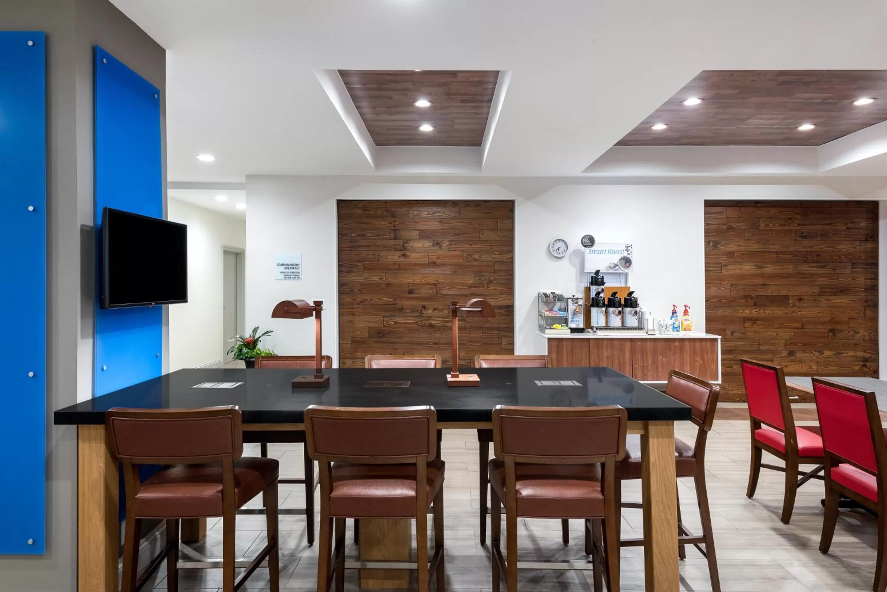 Breakfast in Holiday Inn Express & Suites Florence I-95 & I-20 Civic Ctr by IHG