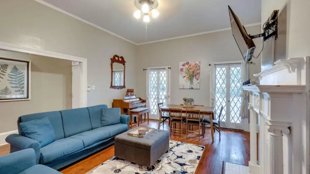 Living room, Seating Area in Comfortable Escape in Historic Downtown Savannah