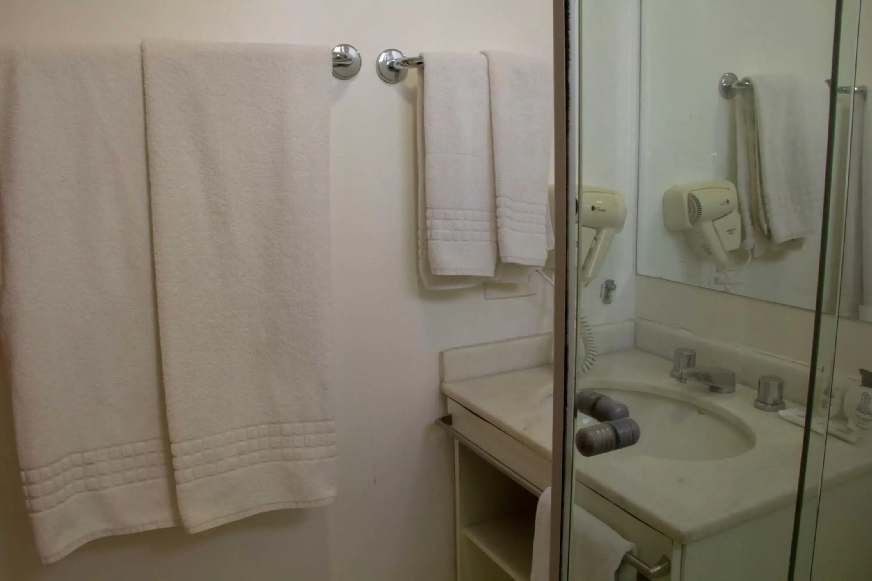 Standard Double Room - single occupancy in Aparthotel Twin Towers Standard Double Room - single occupancy in Aparthotel Twin Towers