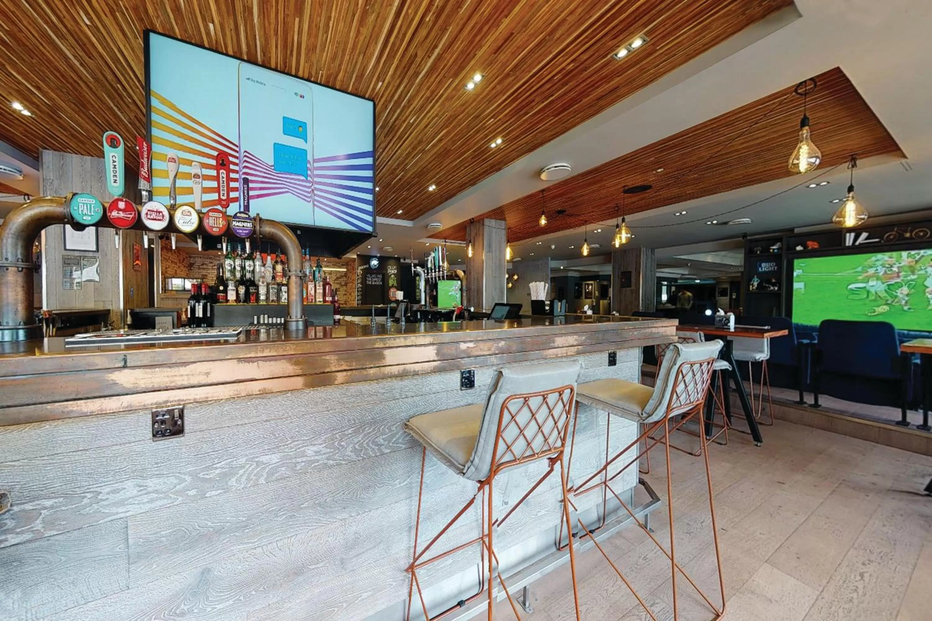 Restaurant/places to eat in Village Hotel Leeds North