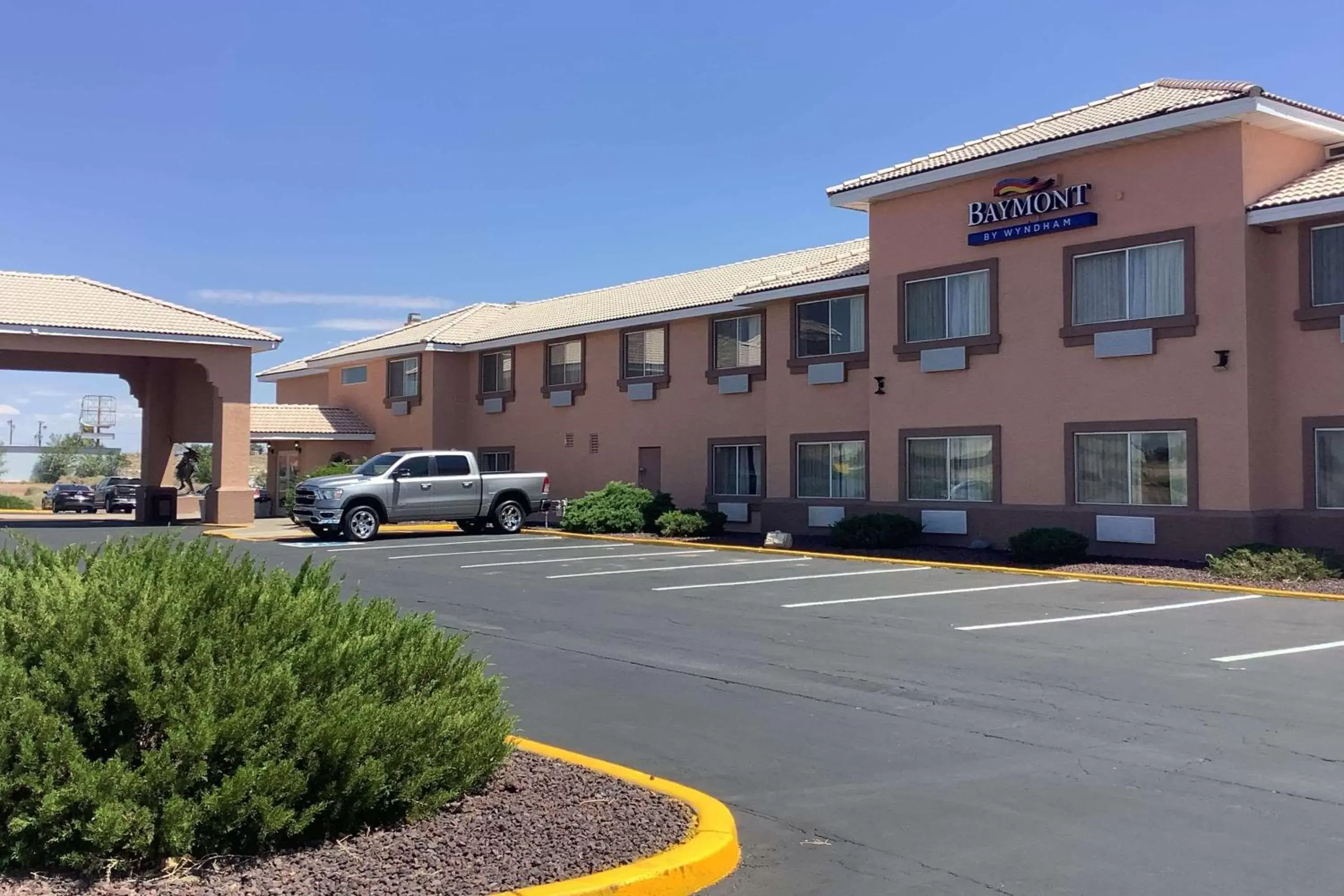 Property Building in Baymont Inn & Suites by Wyndham Holbrook