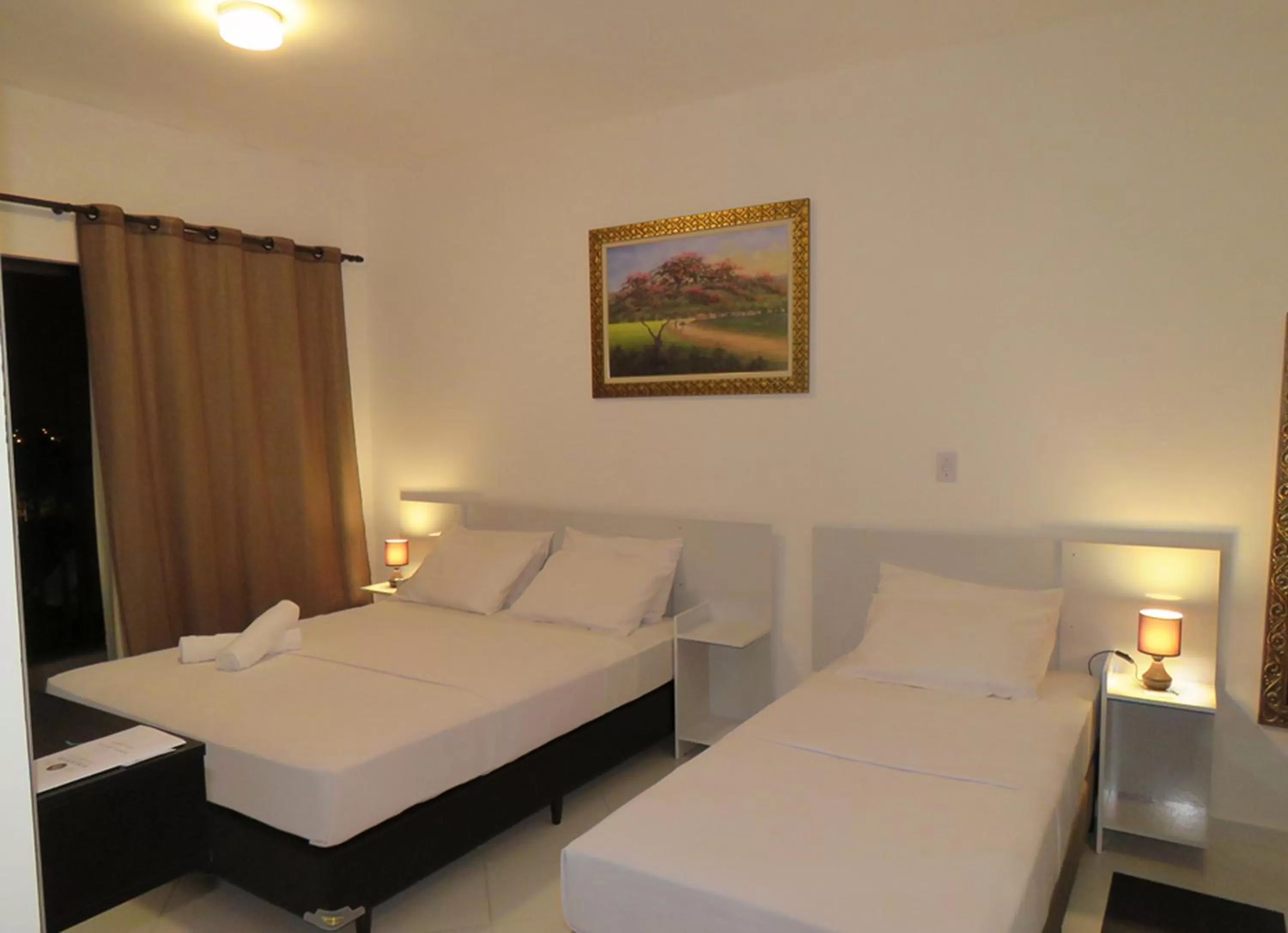 Photo of the whole room, Bed in Domum Hotel