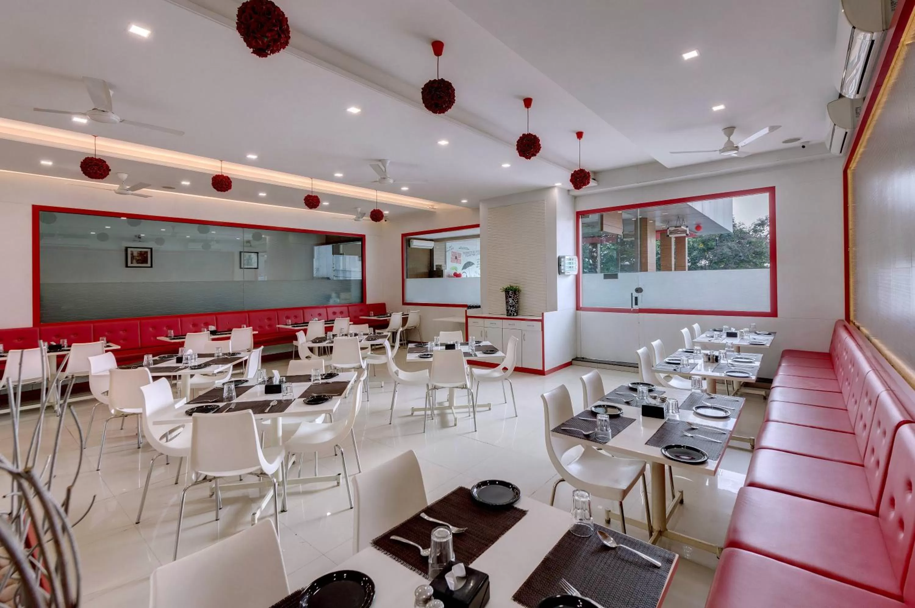 Restaurant/places to eat in Grand Fortune Beacon, Ichalkaranji