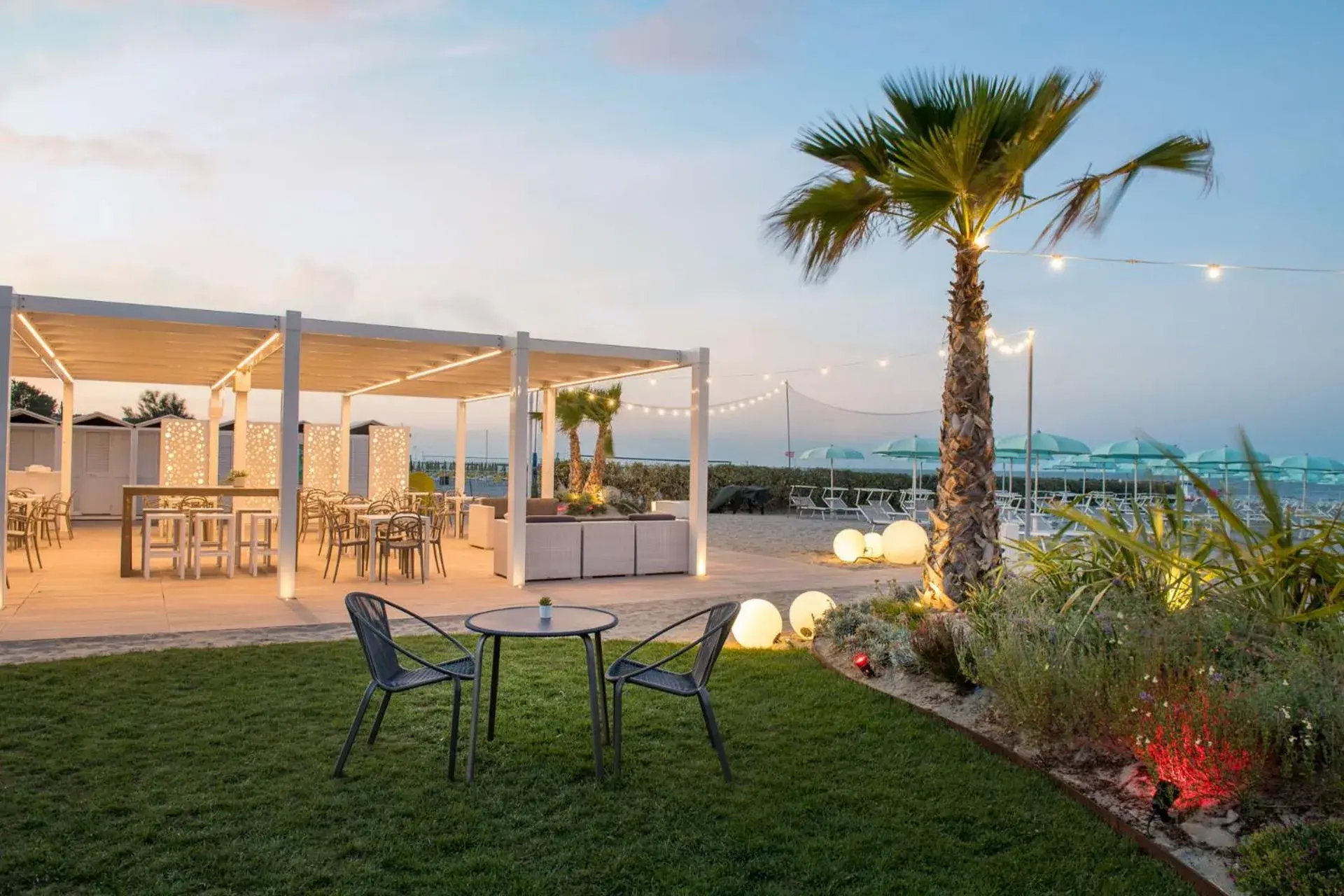 Beach, Garden in Blu Suite Hotel