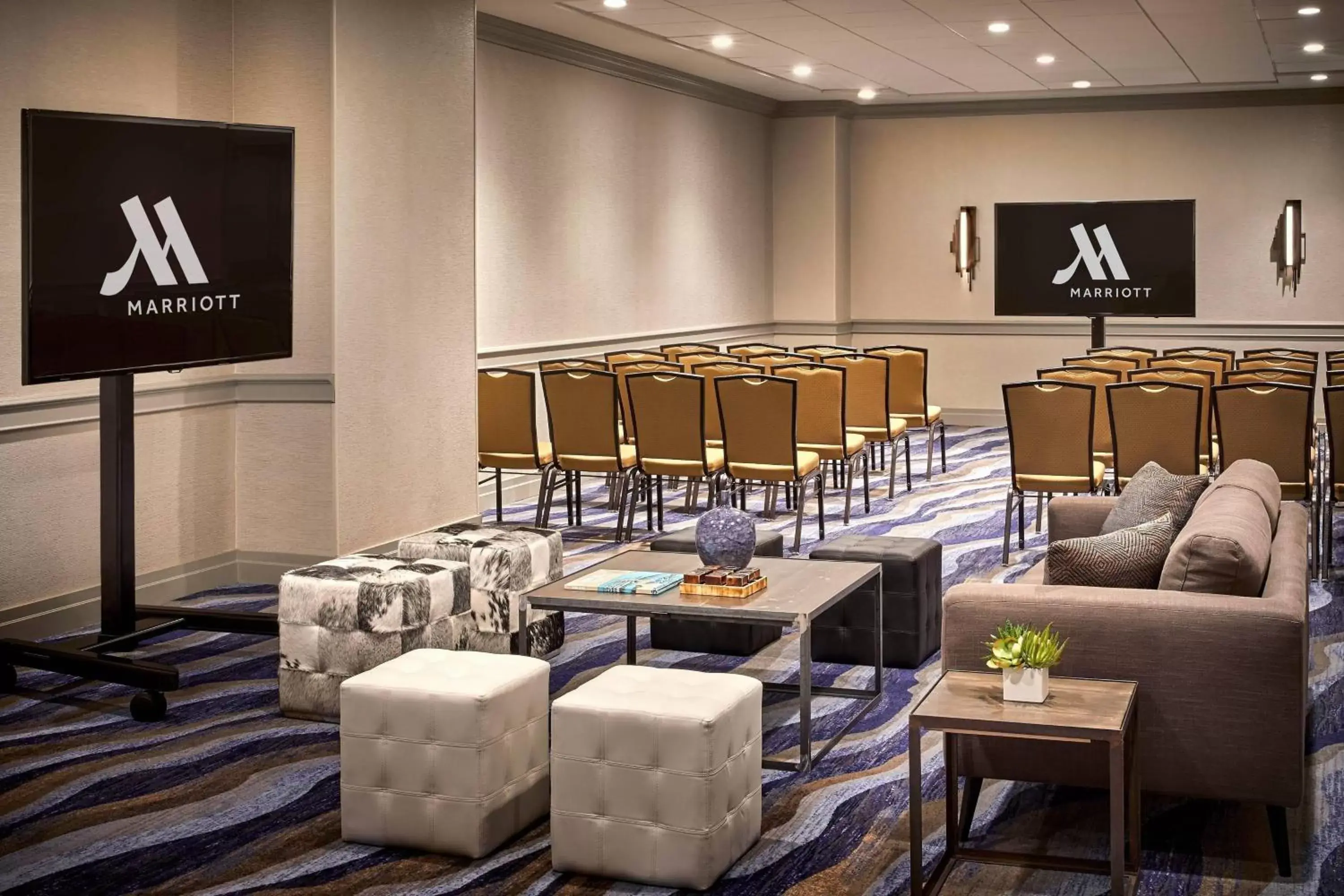 Meeting/conference room, Restaurant/Places to Eat in Marina del Rey Marriott