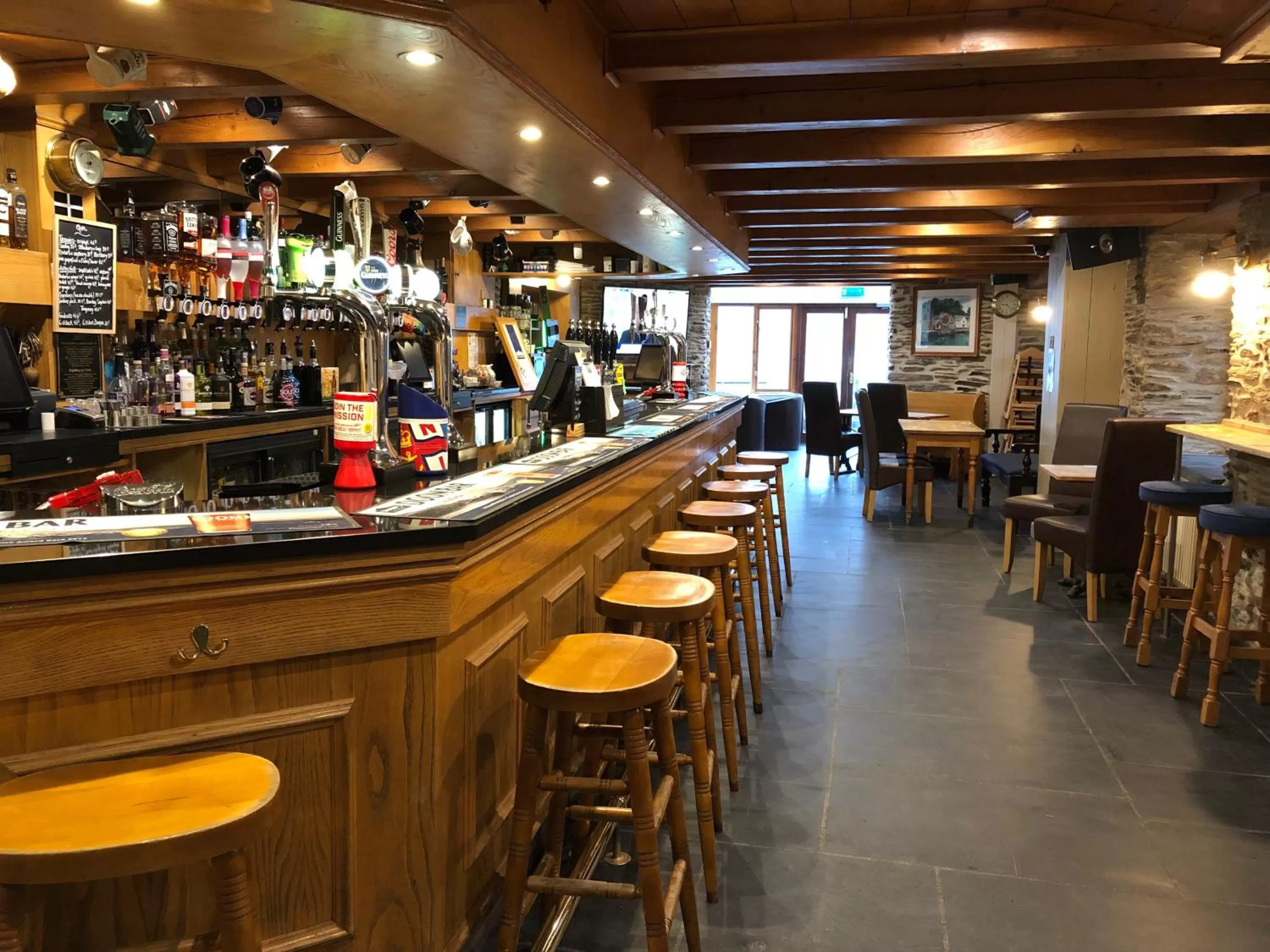 Lounge or bar in The Galleon Inn
