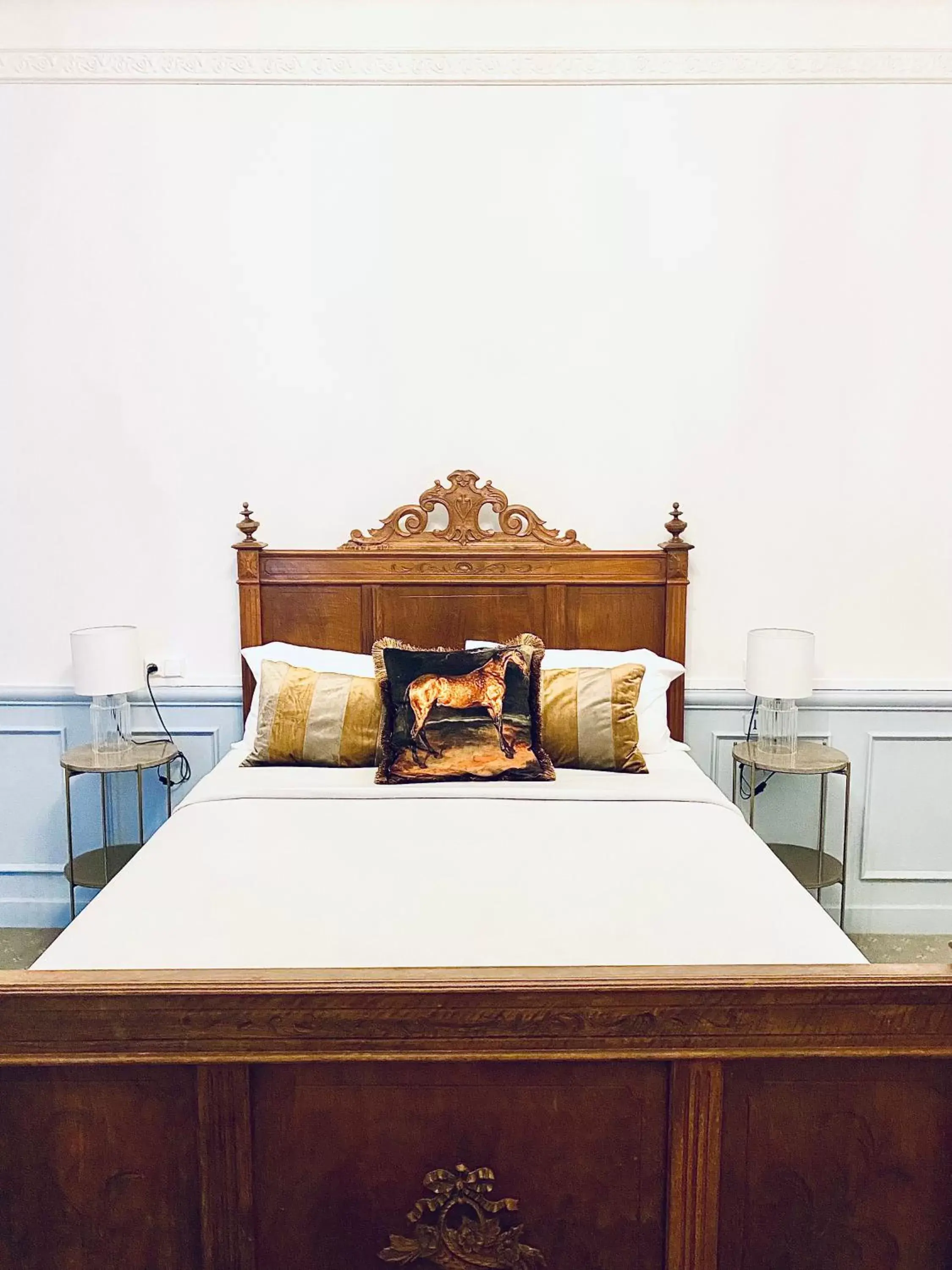 Bedroom, Bed in Château de Fontager