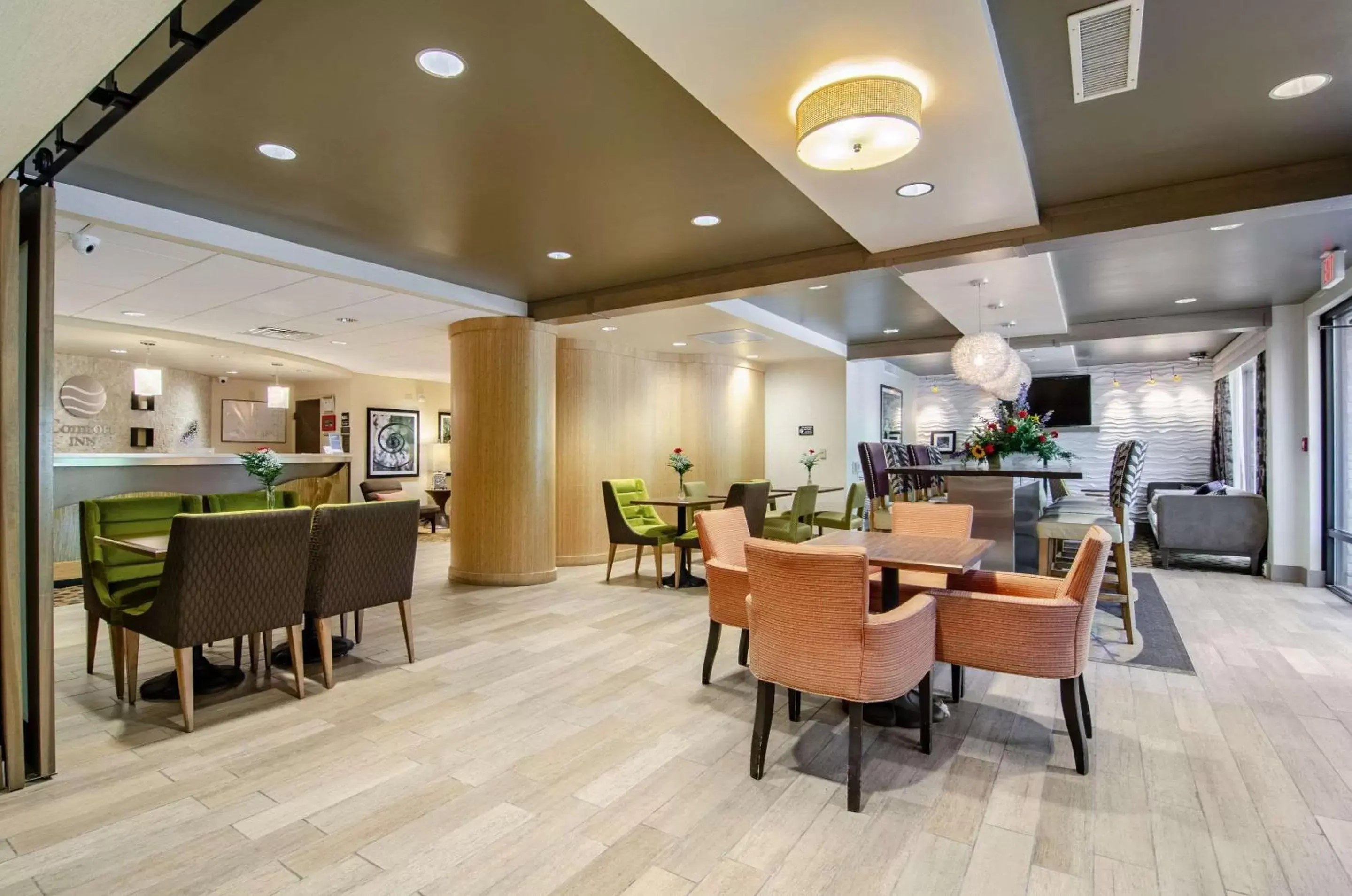 Restaurant/places to eat in Comfort Inn Raleigh Midtown