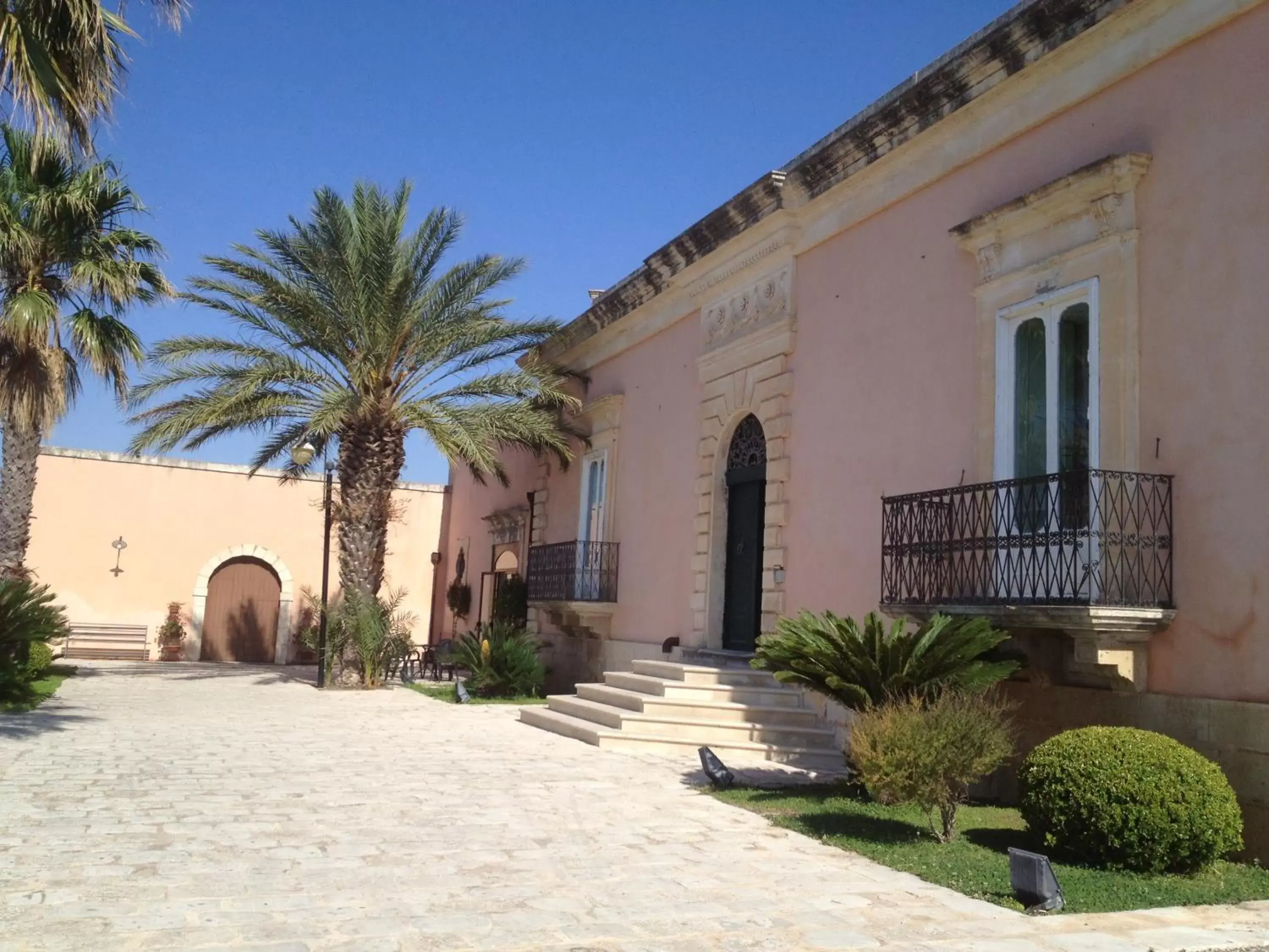 Facade/entrance, Property Building in Villa Principe Di Belmonte