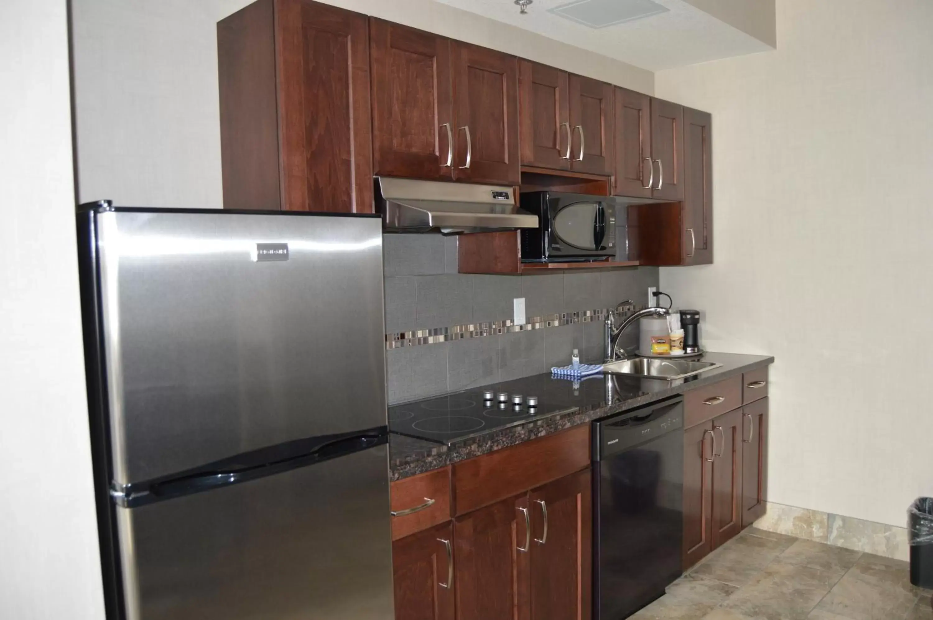 Kitchen or kitchenette, Kitchen/Kitchenette in Cobble Creek Lodge