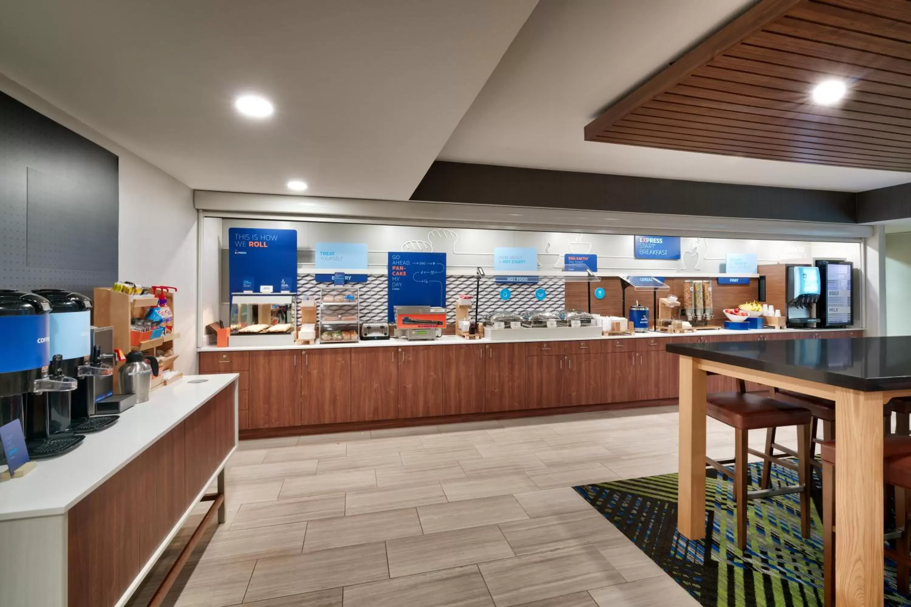 Breakfast, Restaurant/Places to Eat in Holiday Inn Express Billings East, an IHG Hotel